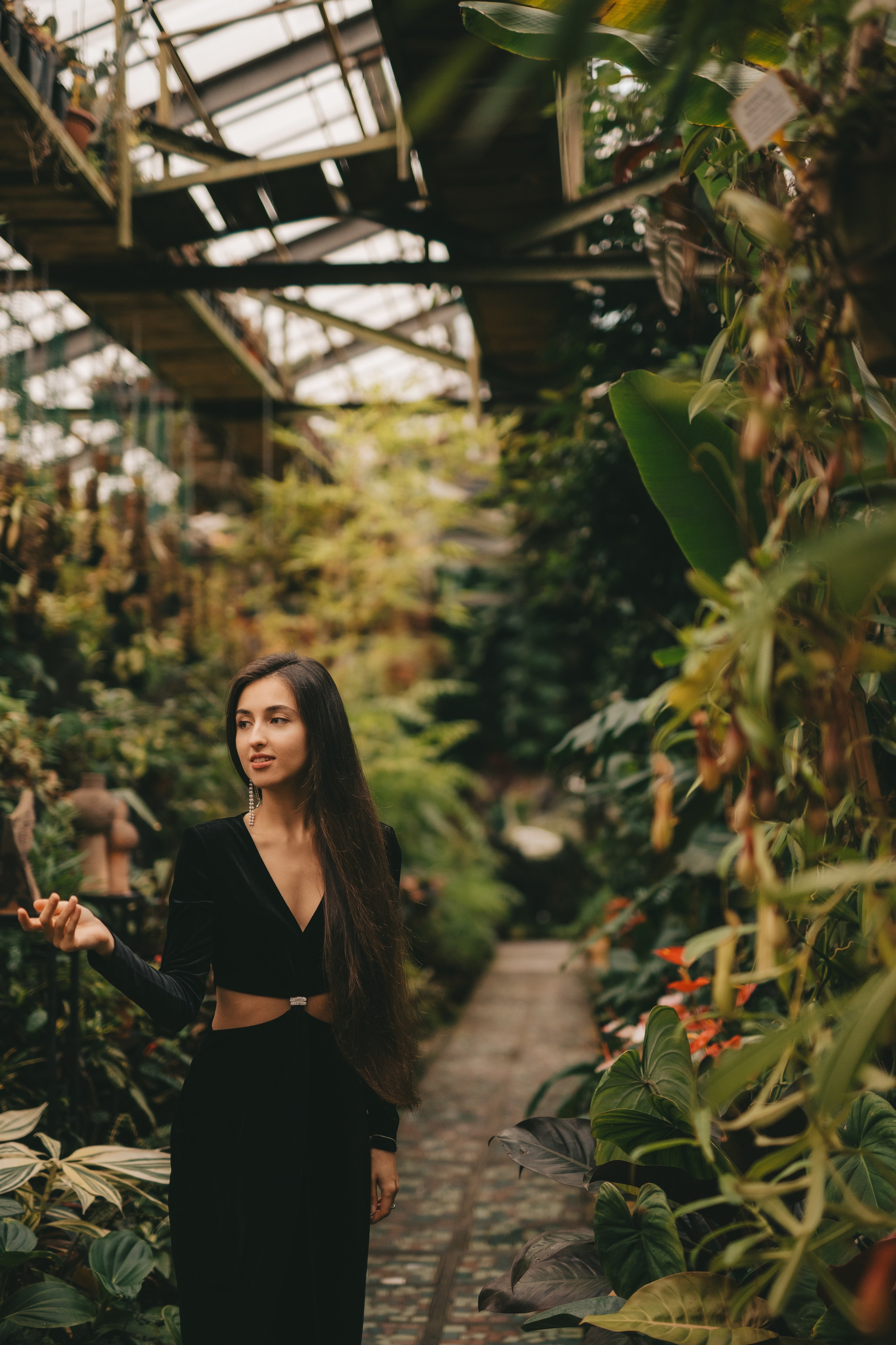 фотосессия для девушки в оранжерее Владивостока