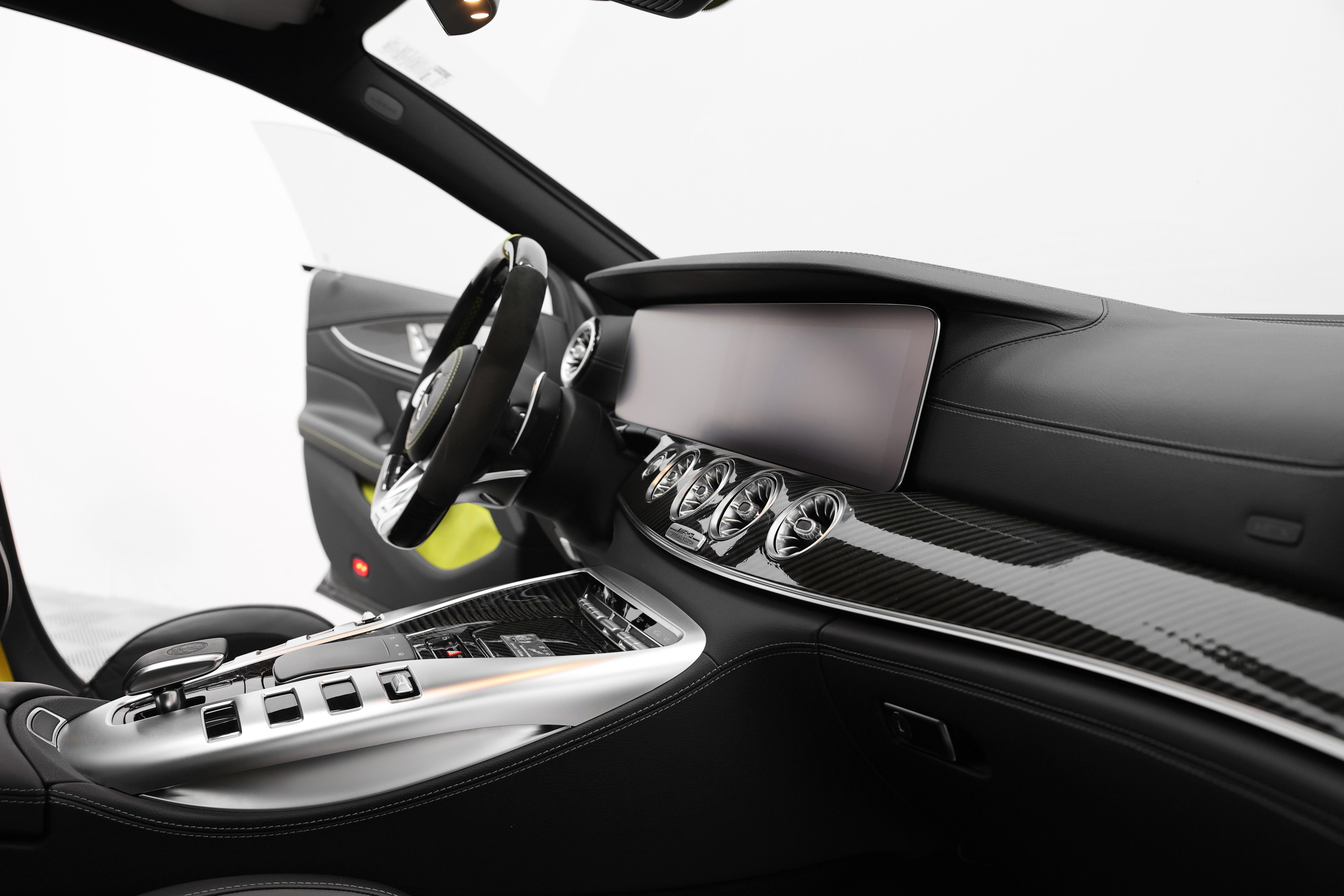 2019 MERCEDES BENZ GT63s AMG. Mixturecaptures