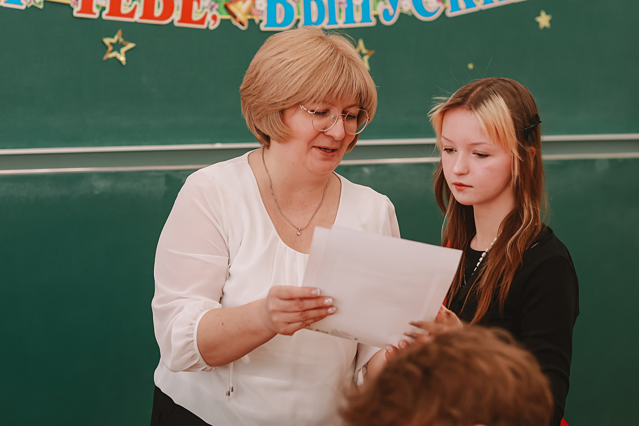 Последний звонок. Семейный фотограф Тюмень, фотограф на роды Салмина Мария