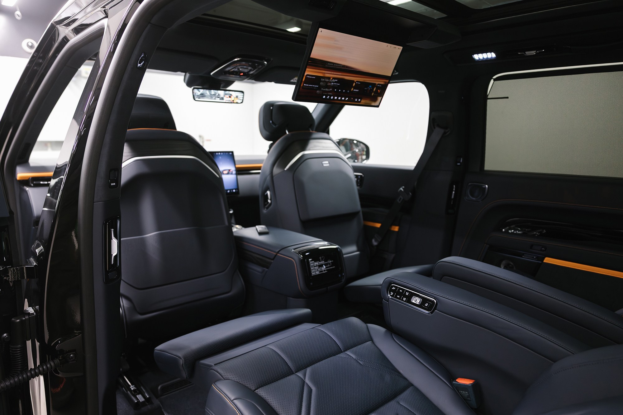 Zeekr 9X 2.0hyb 4WD AT (1401 л. с.) 2025, последовательно-параллельный гибрид, АКПП, 4WD. Автосалон «Х-Авто»