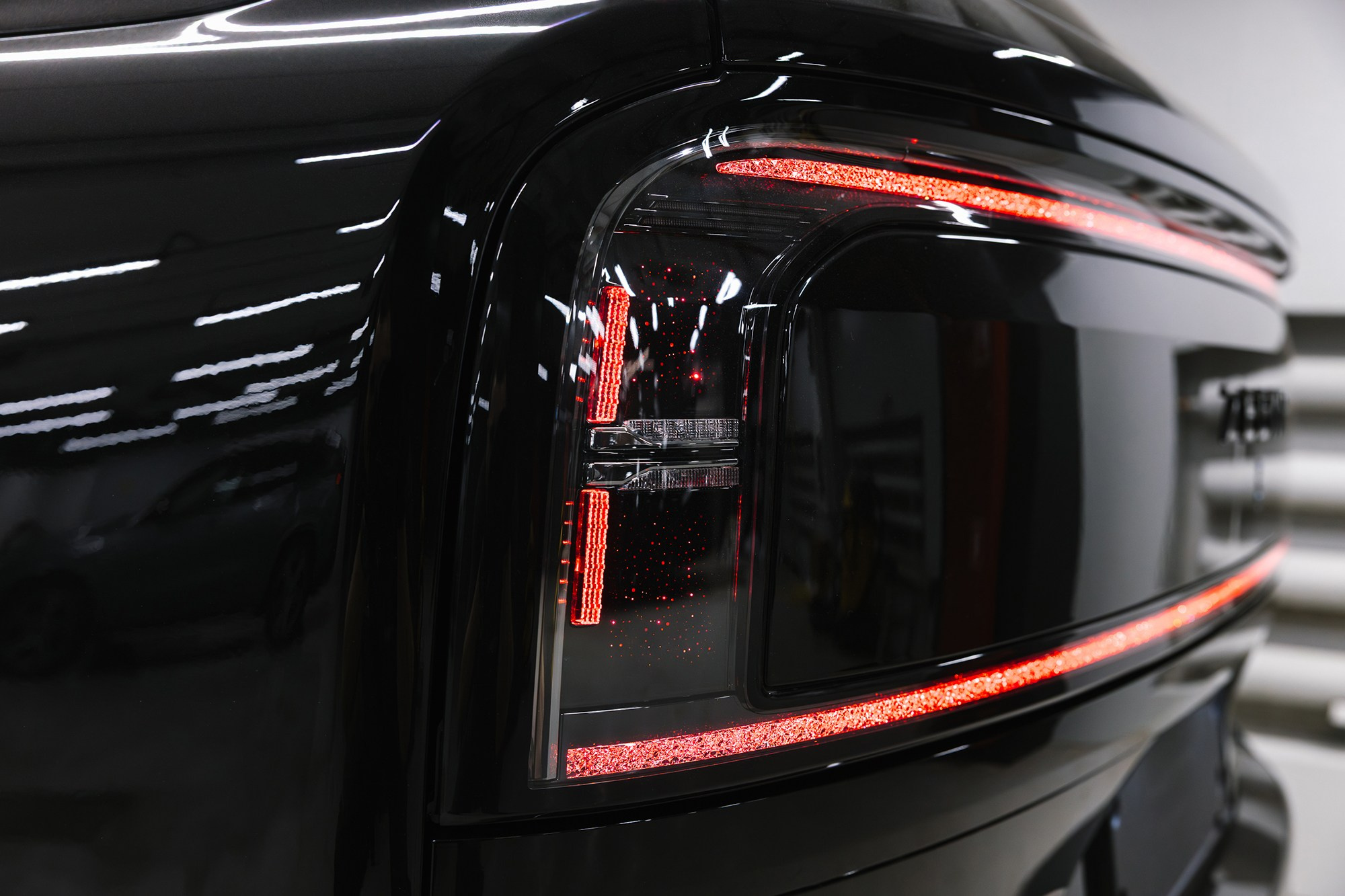 Zeekr 9X 2.0hyb 4WD AT (1401 л. с.) 2025. Автосалон «Х-Авто»