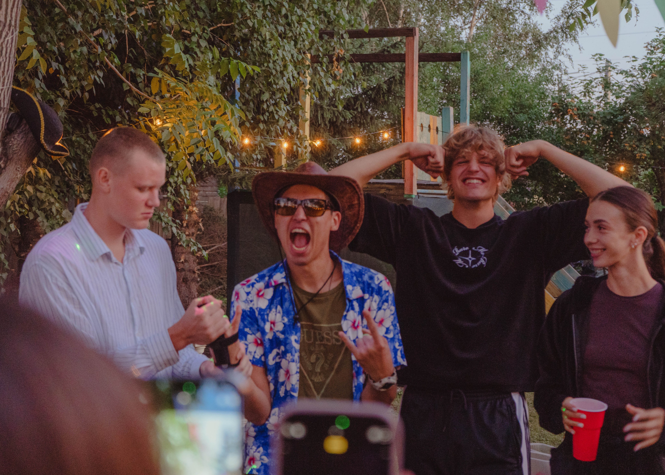 Гавайская вечеринка. Кир Анисин. Режиссер & фотограф