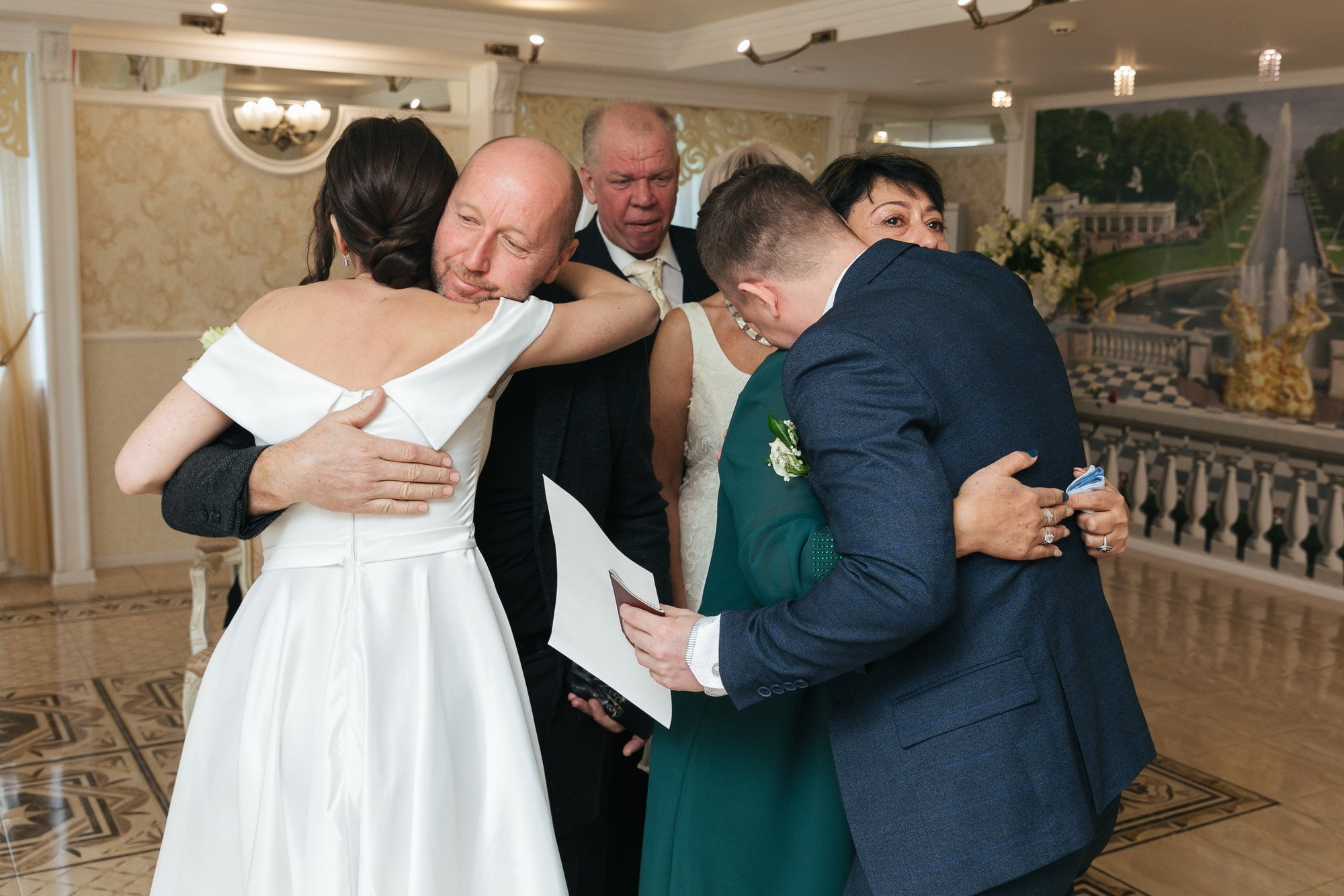 свадебная съемка в петергофе, найти фотографа на свадьбу, свадебный фотограф, свадебное платье купить, свадебный салон, свадебные кольца