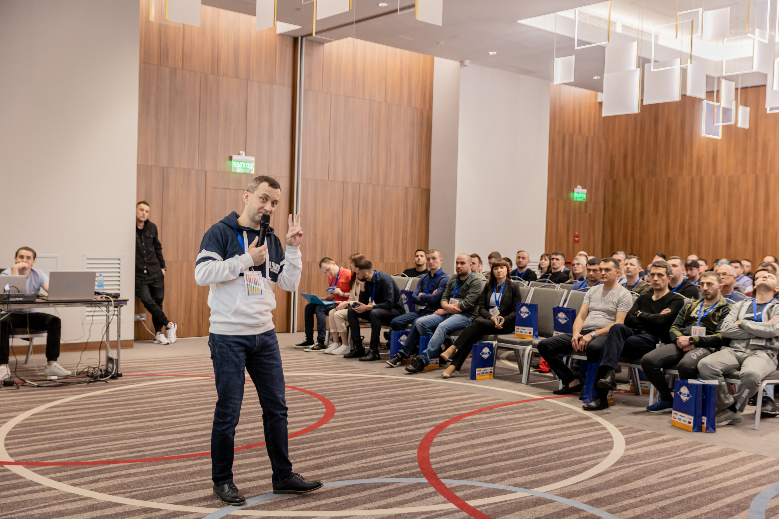 Репортажная фотосъёмка Краснодар , репортажный фотограф Краснодар, фотосъёмка выставки, фото репортаж, фотосъёмка конференция , фотограф Лагута Надежда, репортажный фотограф Краснодар. 