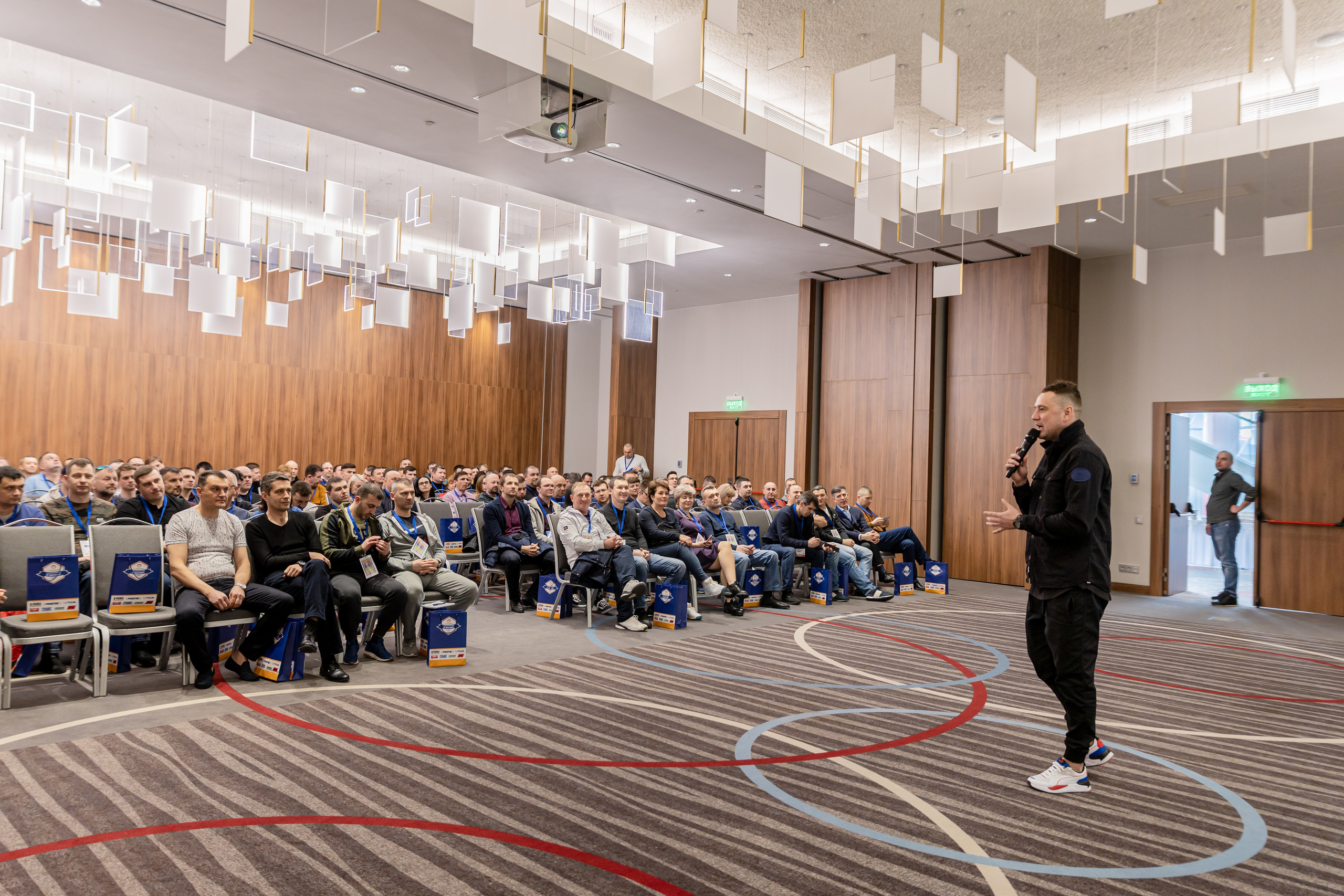 Репортажная фотосъёмка Краснодар , репортажный фотограф Краснодар, фотосъёмка выставки, фото репортаж, фотосъёмка конференция , фотограф Лагута Надежда, репортажный фотограф Краснодар. 