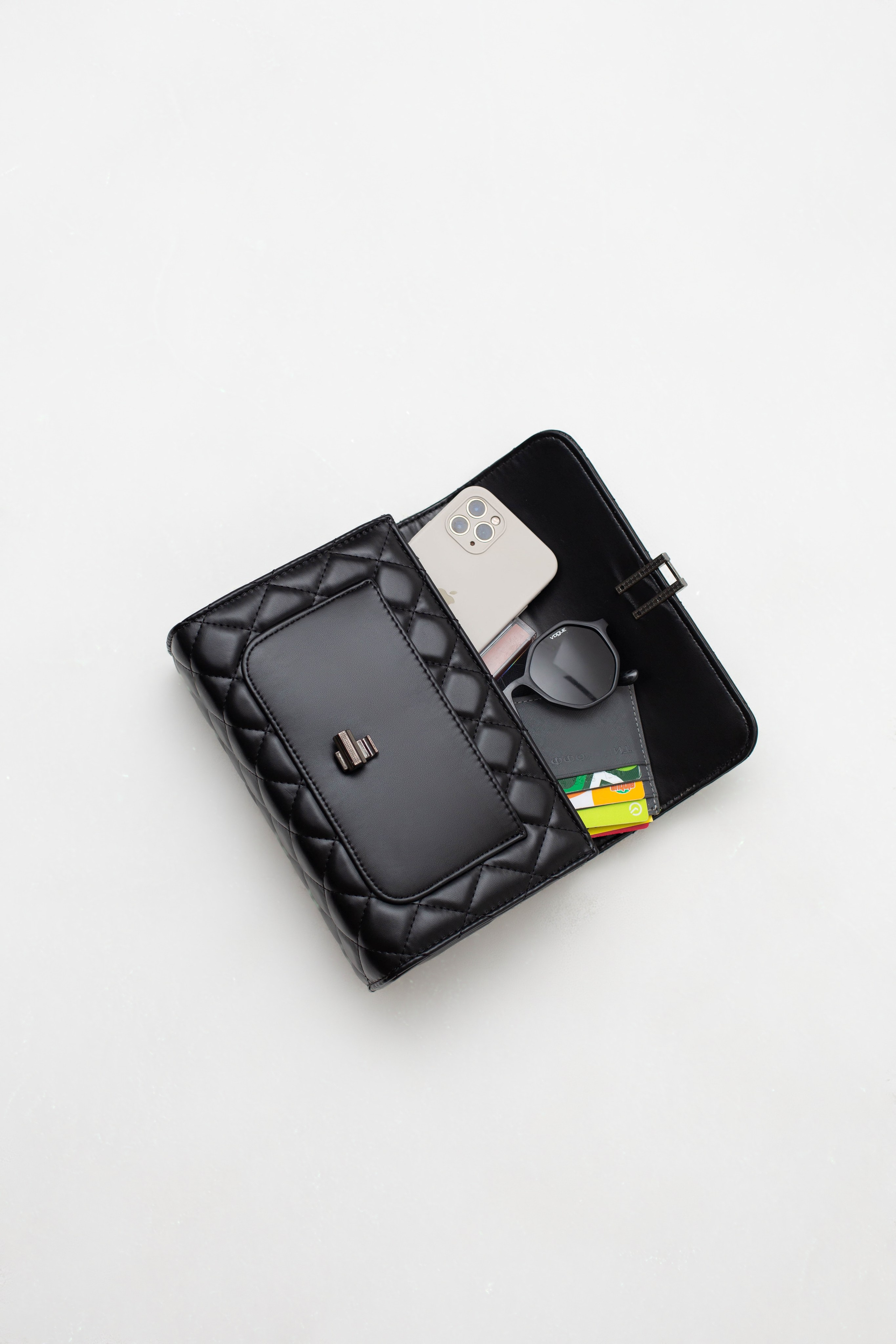 Контент съёмки одежды. Фотограф и видеограф Иркутск, семейная фотосессия, фото для аватарки