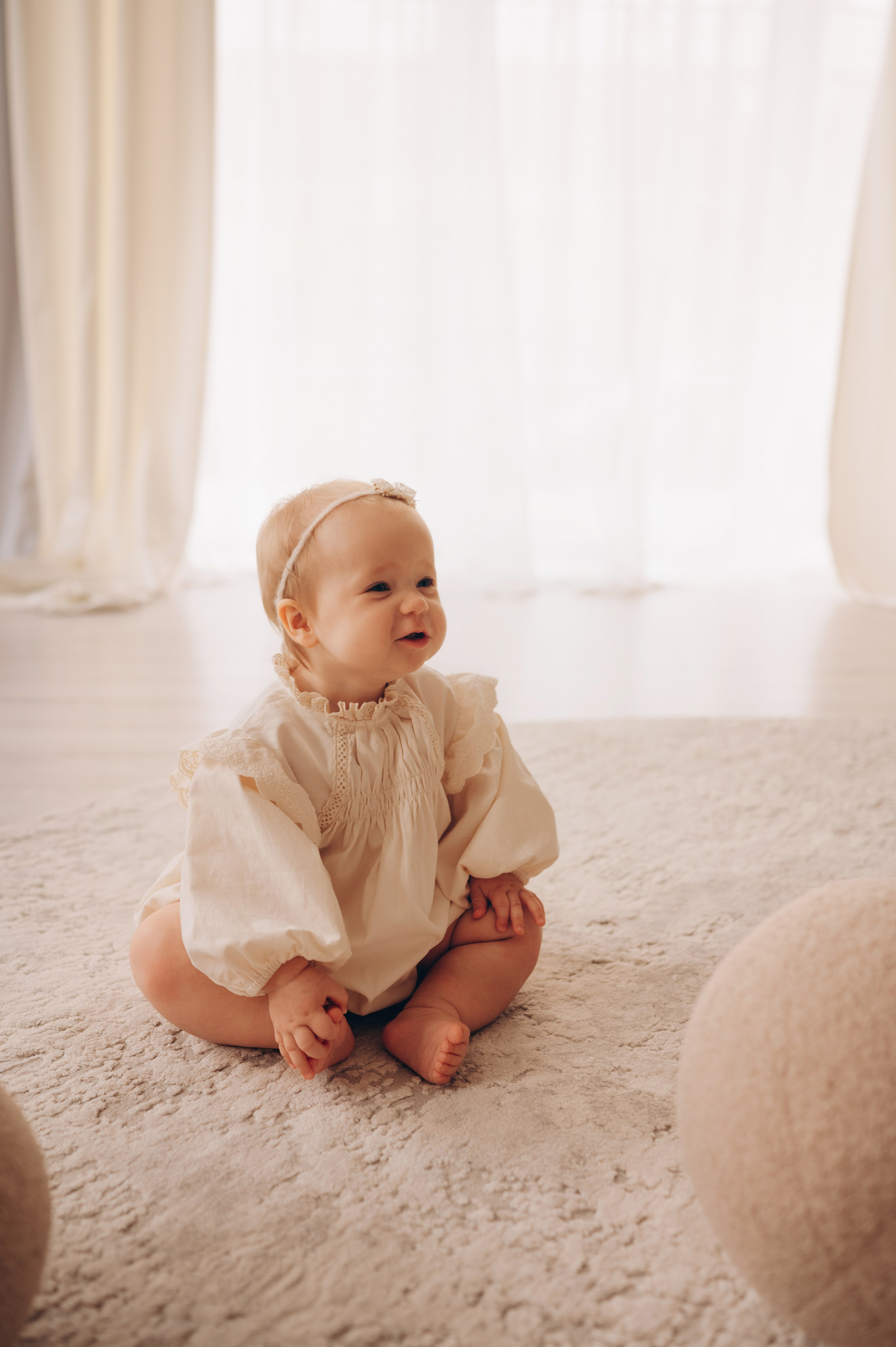 cъемка годовалой малышки в фотостудии. съемка годика ребенка