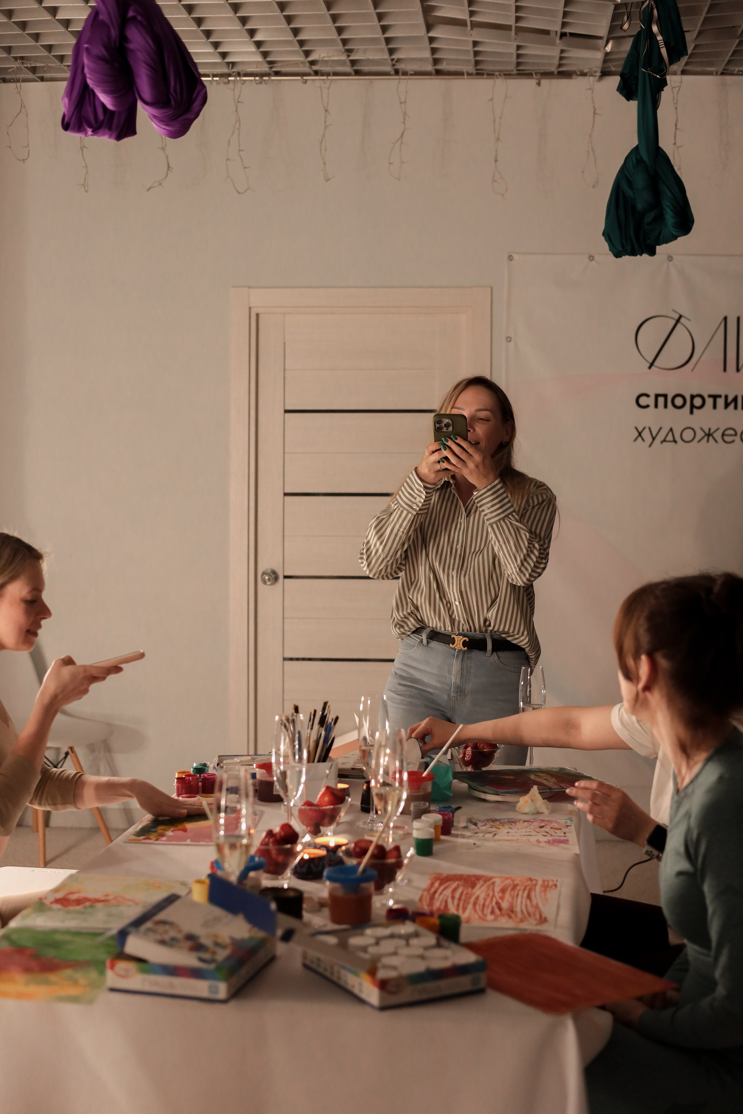 Арт-терапия + аэройога. Фотограф Надршина Лилия