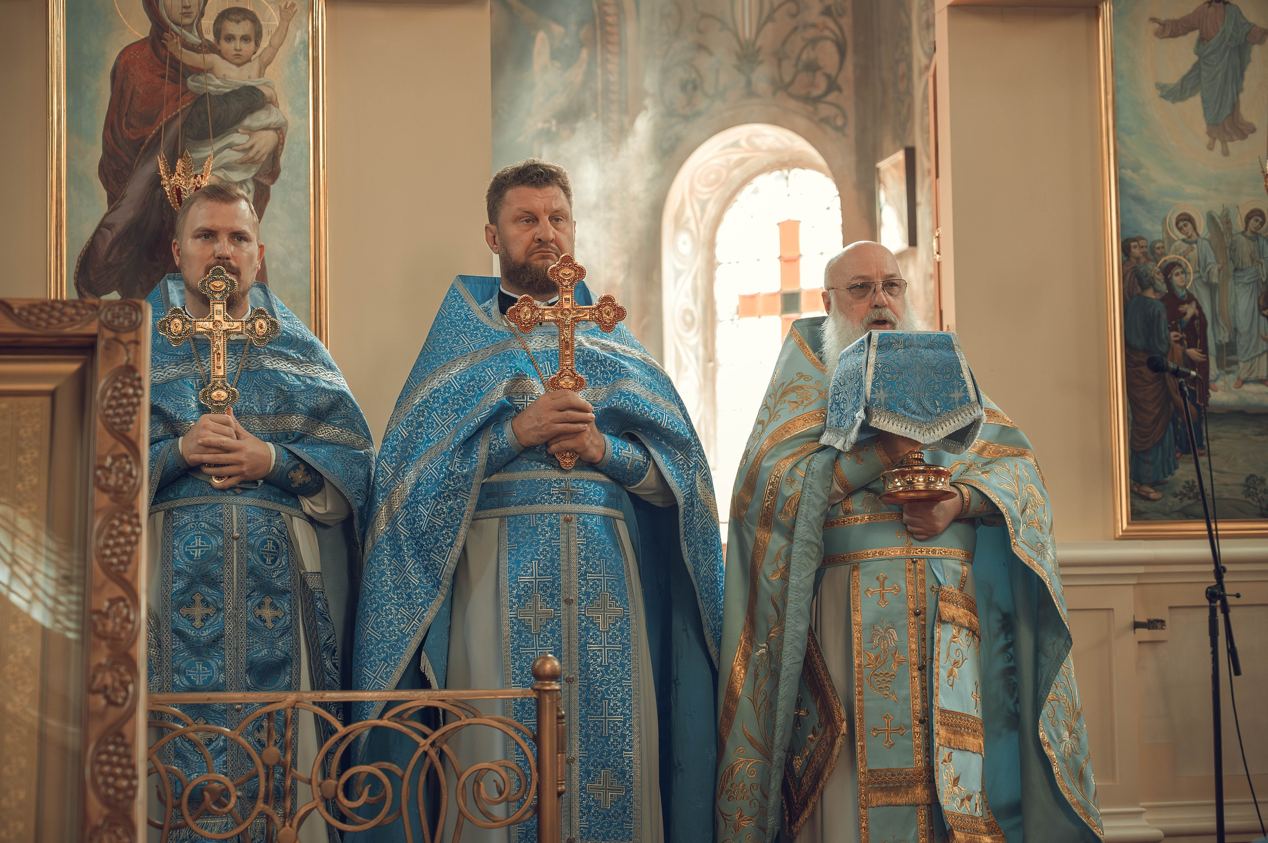 День празднования иконы Божией Матери, именуемой «Троеручица». ФОТОГРАФ НА ТАИНСТВА ВИКТОРИЯ БЕРЕЖНАЯ