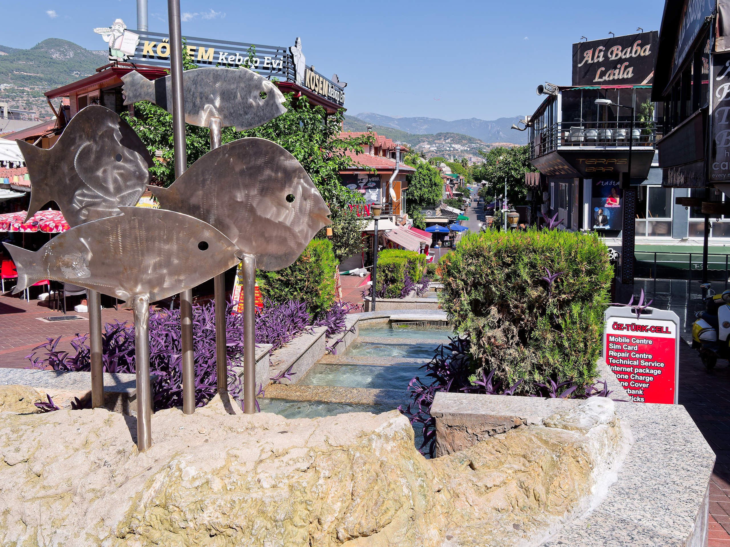 Алания 2025, город, стрит-фото. Избранные фотографии