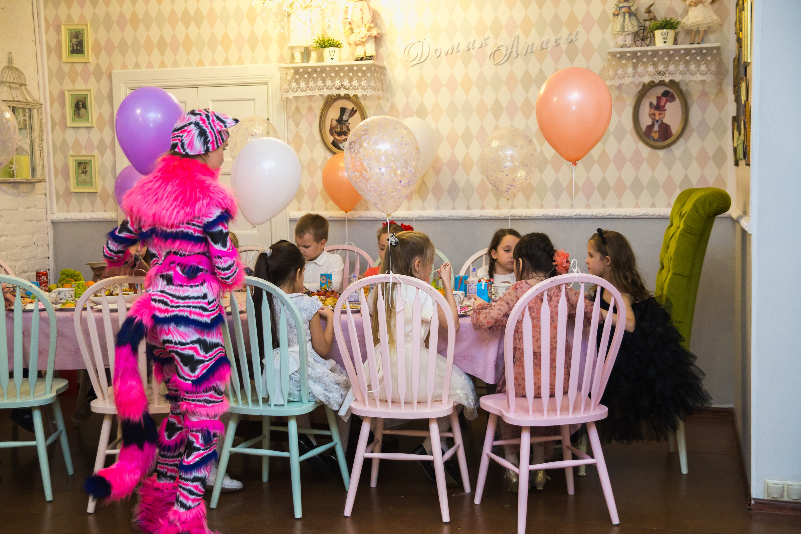 В домике Алисы. Мире 6 лет. Семейный и школьный фотограф в Москве Анна Ткач