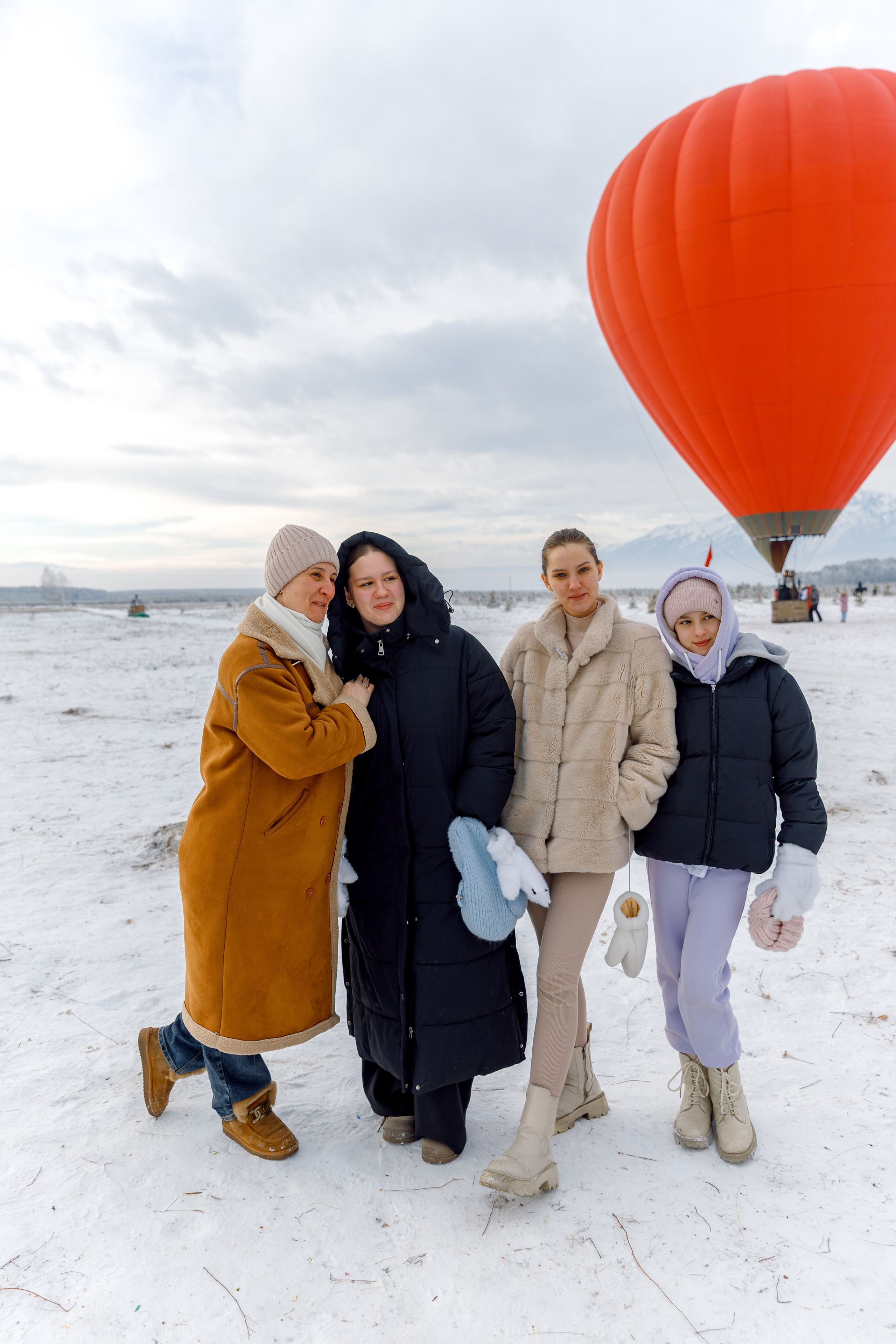 ЯБЛОКИ НА СНЕГУ. Свадебный фотограф Иркутск, репортажный фотограф Иркутск