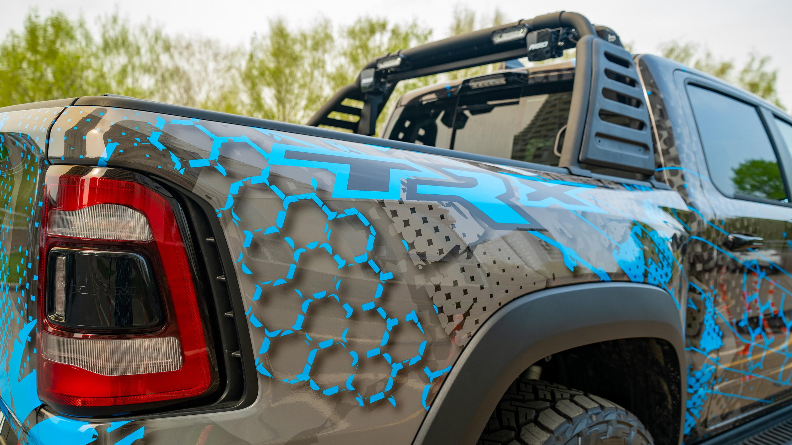 Винилография на RAM TRX. Студия дизайна и оклейки авто Barmaley Design