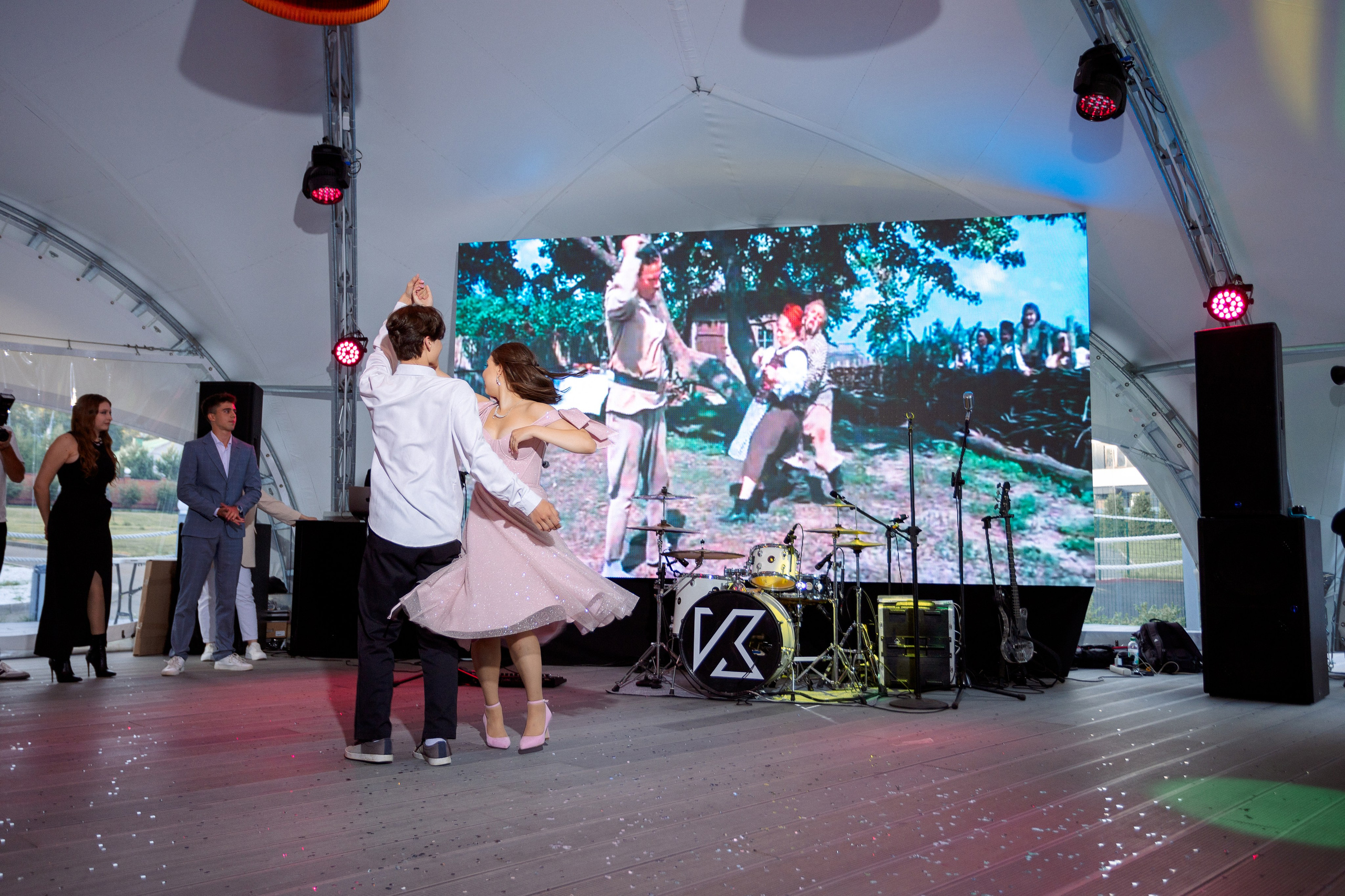 ВЫПУСКНОЙ: Волки-Липки. Все фото. Профессиональный фотограф в Ижевске Леша Петров