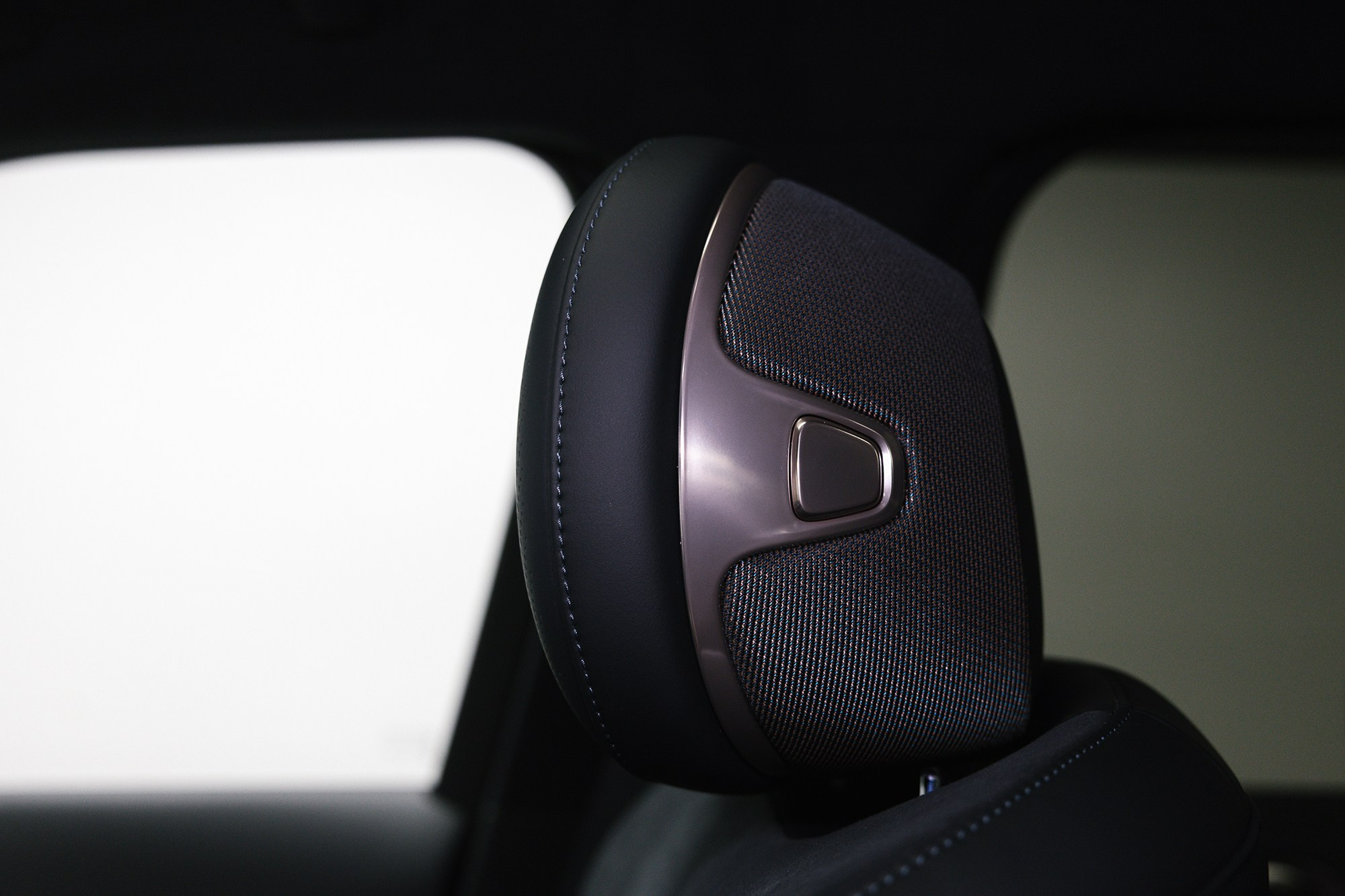 Lynk & Co 900 Ultra 2,0hyb 4WD AT (734 л. с.). Автосалон «Х-Авто»