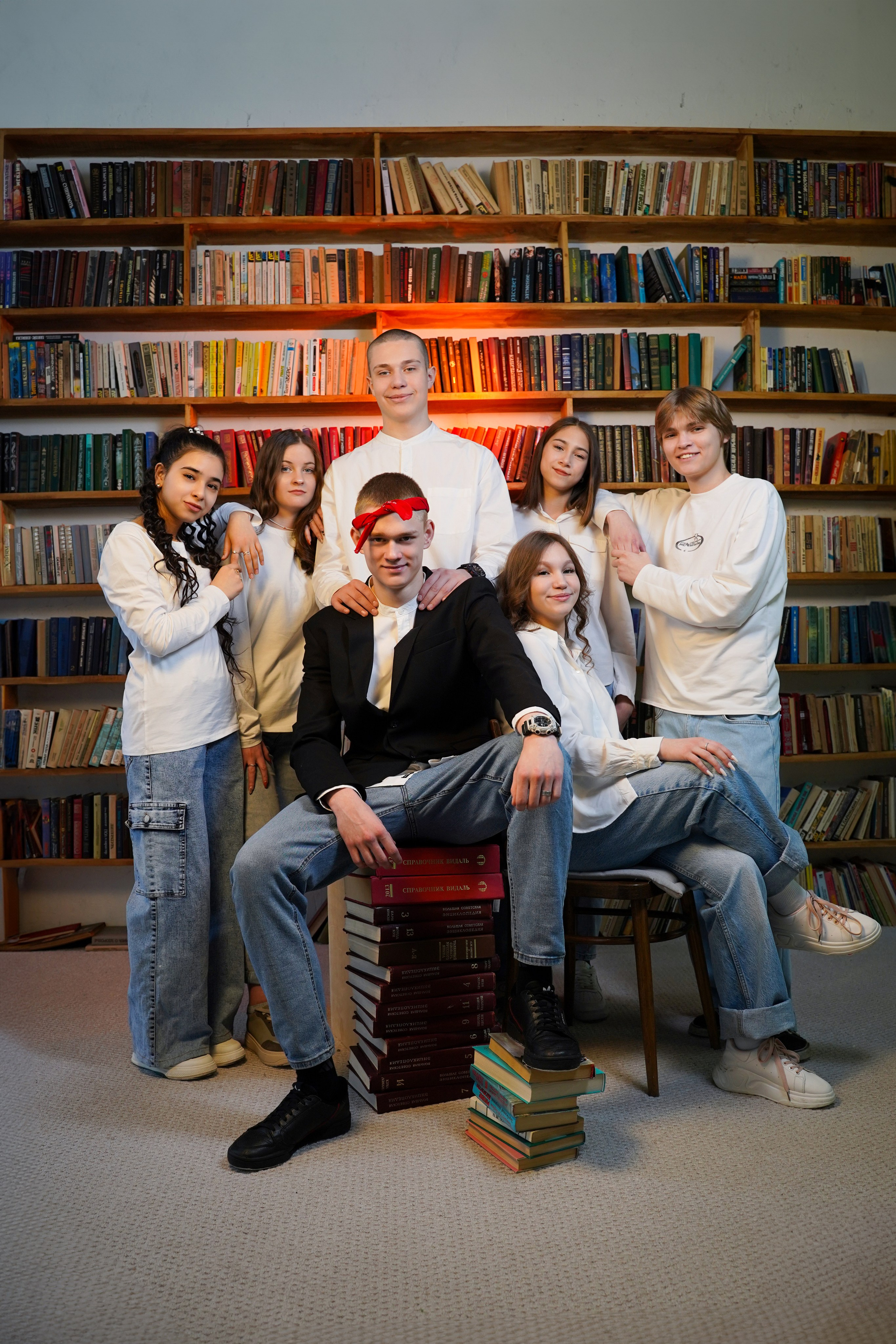 Выпускные альбомы для старшеклассников в Красноярске от AlbomKras 🎓✨. AlbomKras -выпускные альбомы Красноярска с авторским дизайном и качественной фотосъемкой! ⭐⭐⭐⭐⭐ 5.0