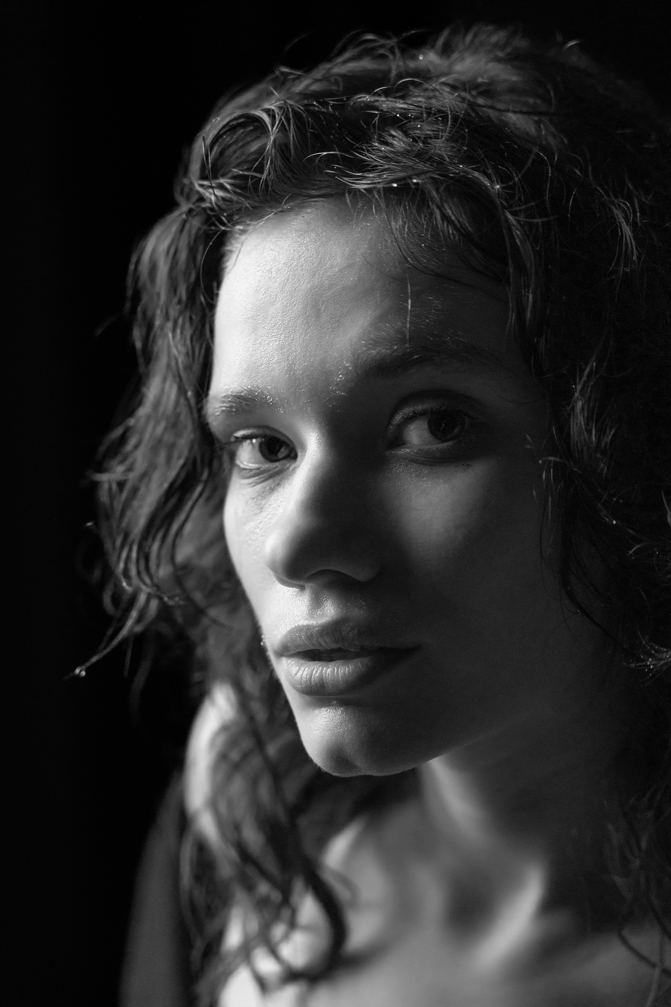 Студийные фотографии с естественным светом. Сайт Алматинского НЮ АРТ, будуар и фэшн фотографа Дениса Карпенко