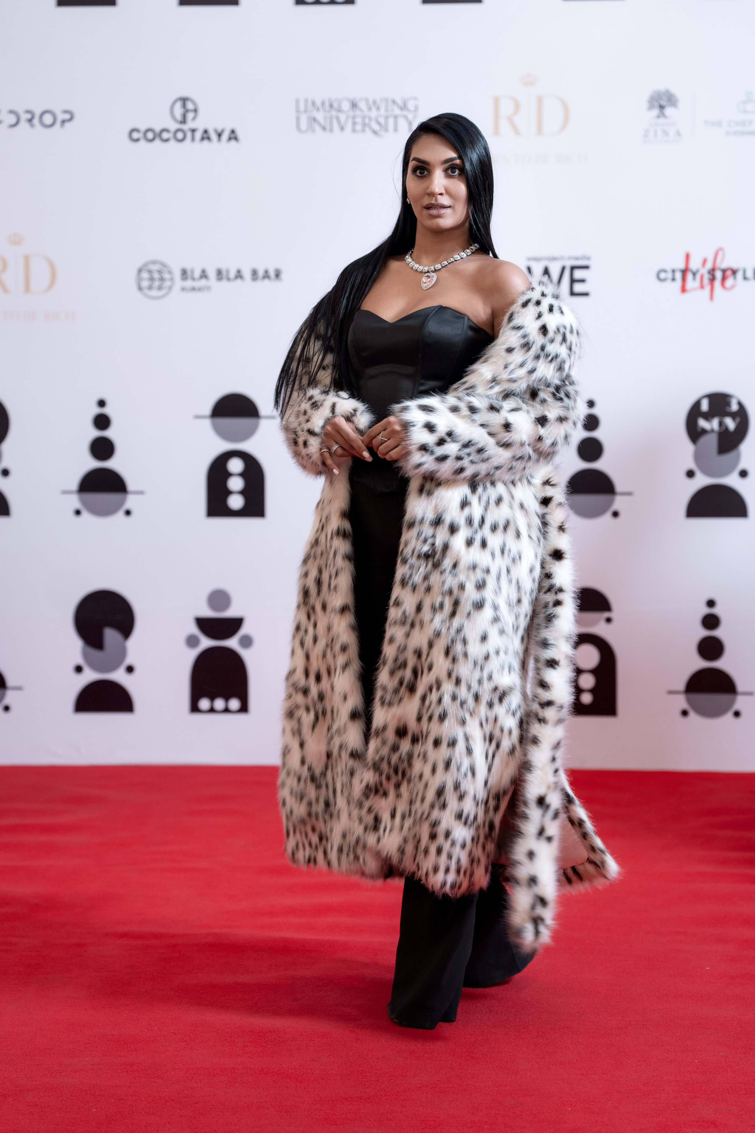 Backstage. Сайт Алматинского НЮ АРТ, будуар и фэшн фотографа Дениса Карпенко