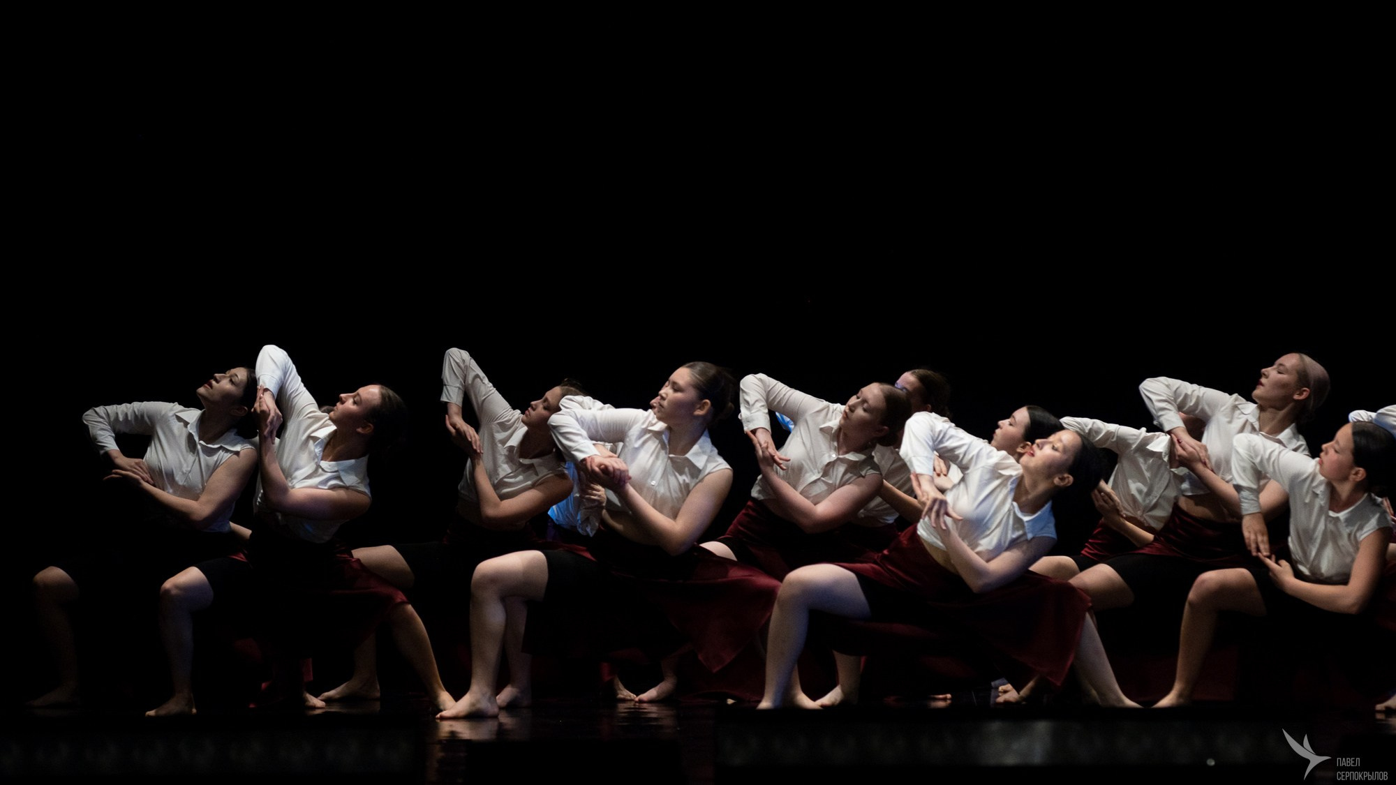 Концерт народного хореографического коллектива «Виктория». Репортажный фотограф в Казани Павел Серпокрылов