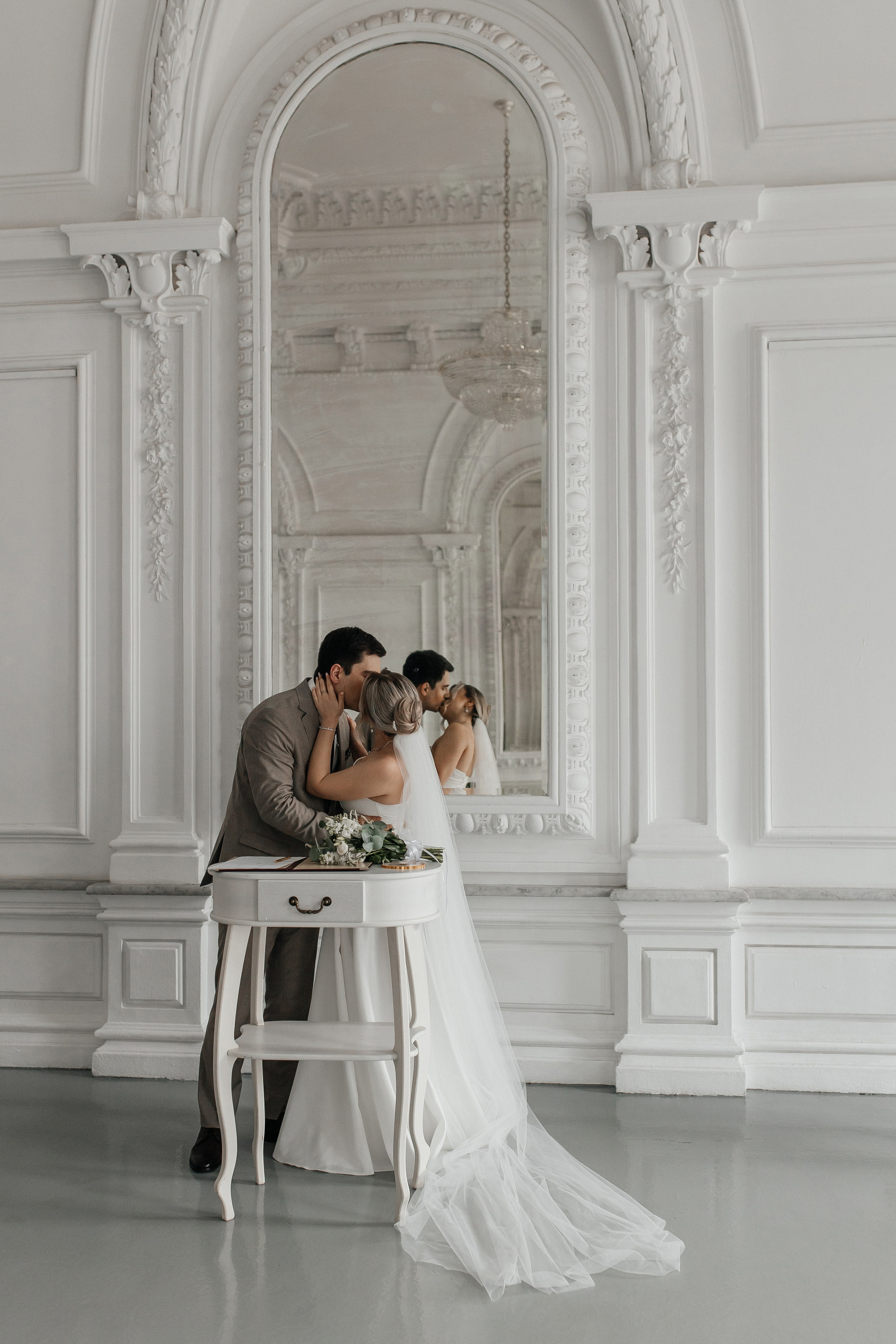 Свадебная фотосессия в Особняке Спиридонова