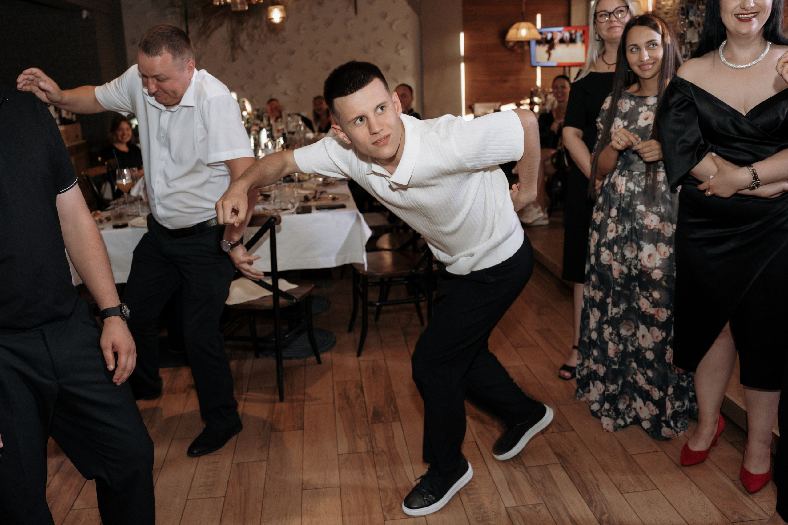 Свадьба Анастасии и Евгения, Картинная галерея, прогулка в лесу. Ресторан «Хлеб и Винотека». Свадебный фотограф в Тамбове Павел Четвертков