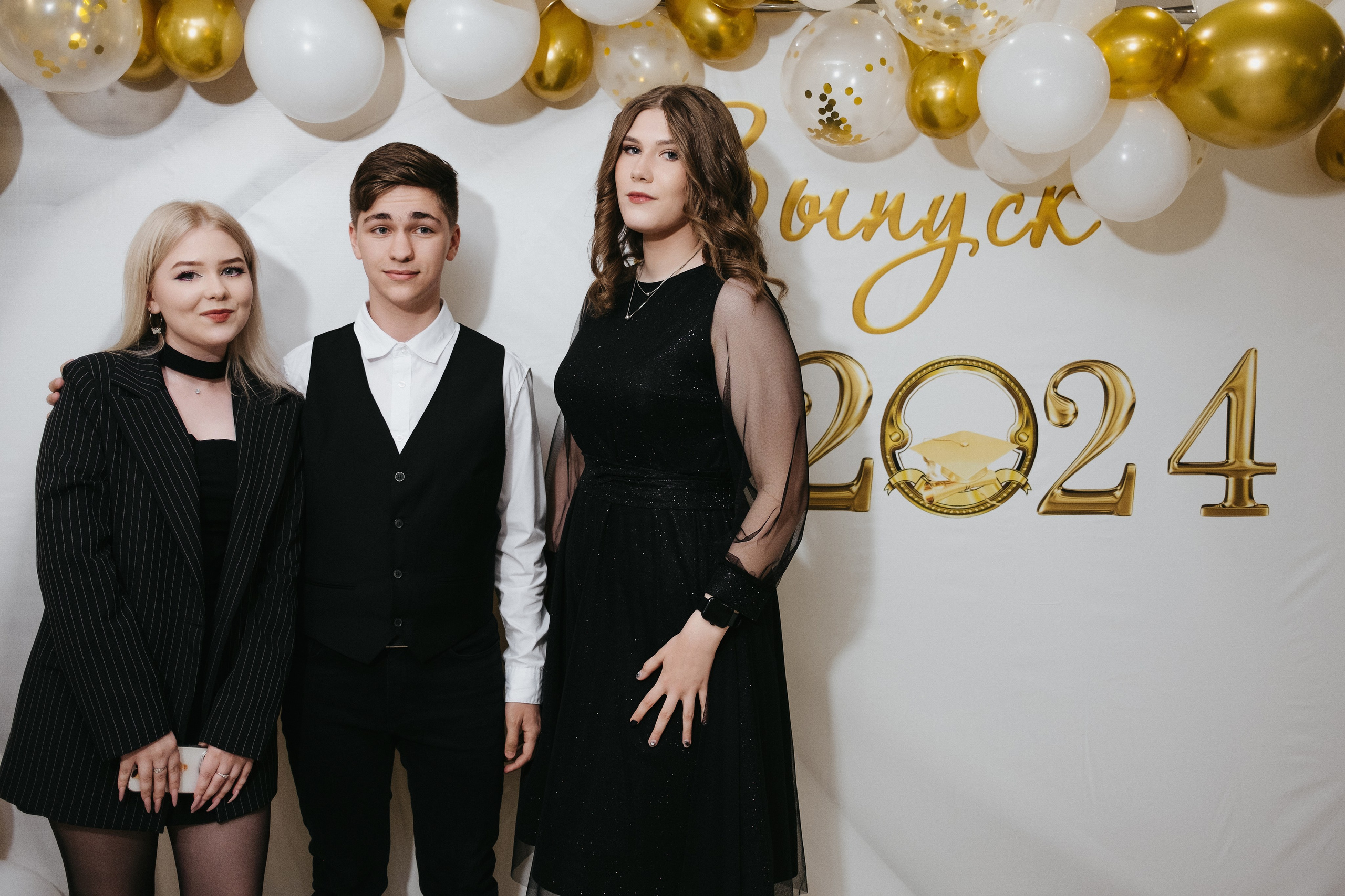 Выпускной 11 класс школы № 30. Свадебный и репортажной фотограф Денис Ожигин в Краснодаре и Краснодарском крае