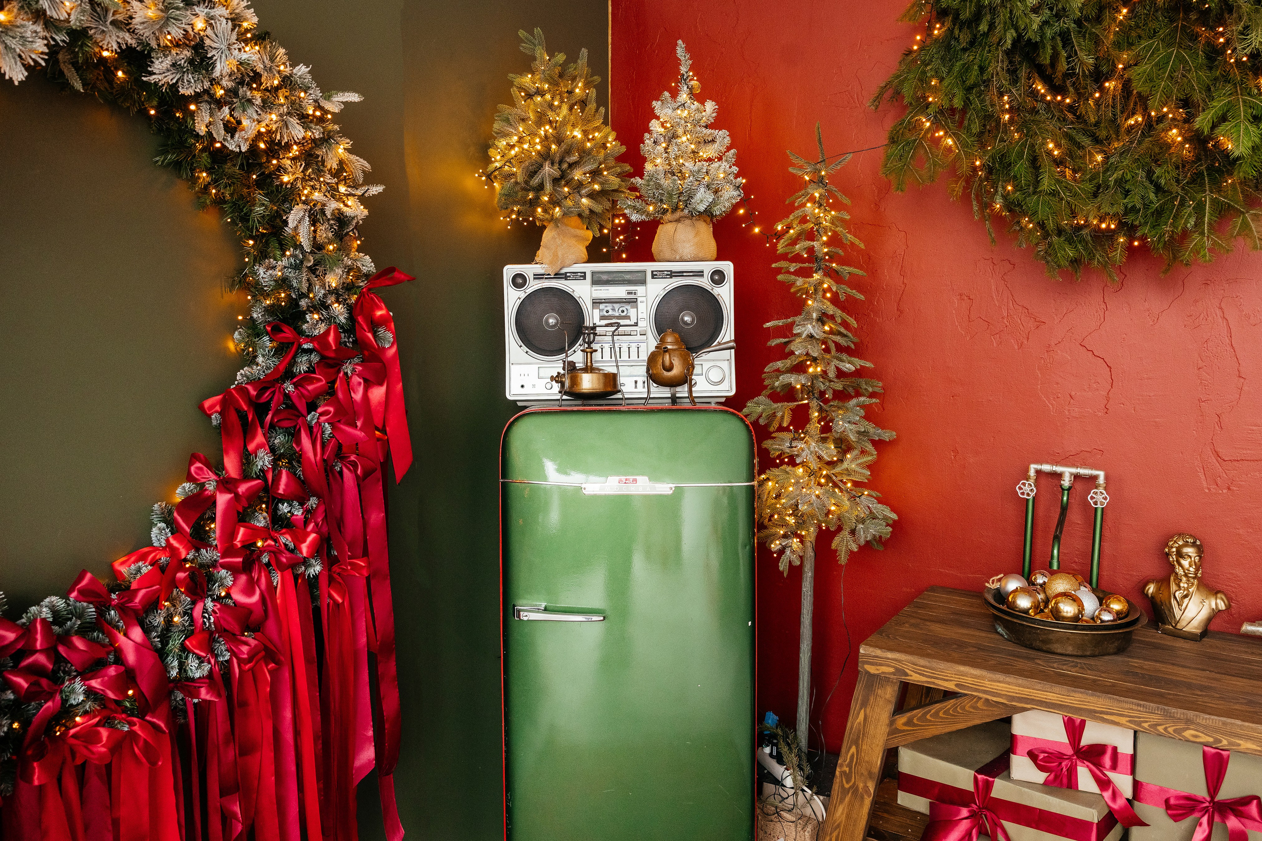 Фотосессии в студии Питер, зал Невский в Сургуте с профессиональным фотографом Анной Старцевой – ваш ключ к красивым и эмоциональным снимкам