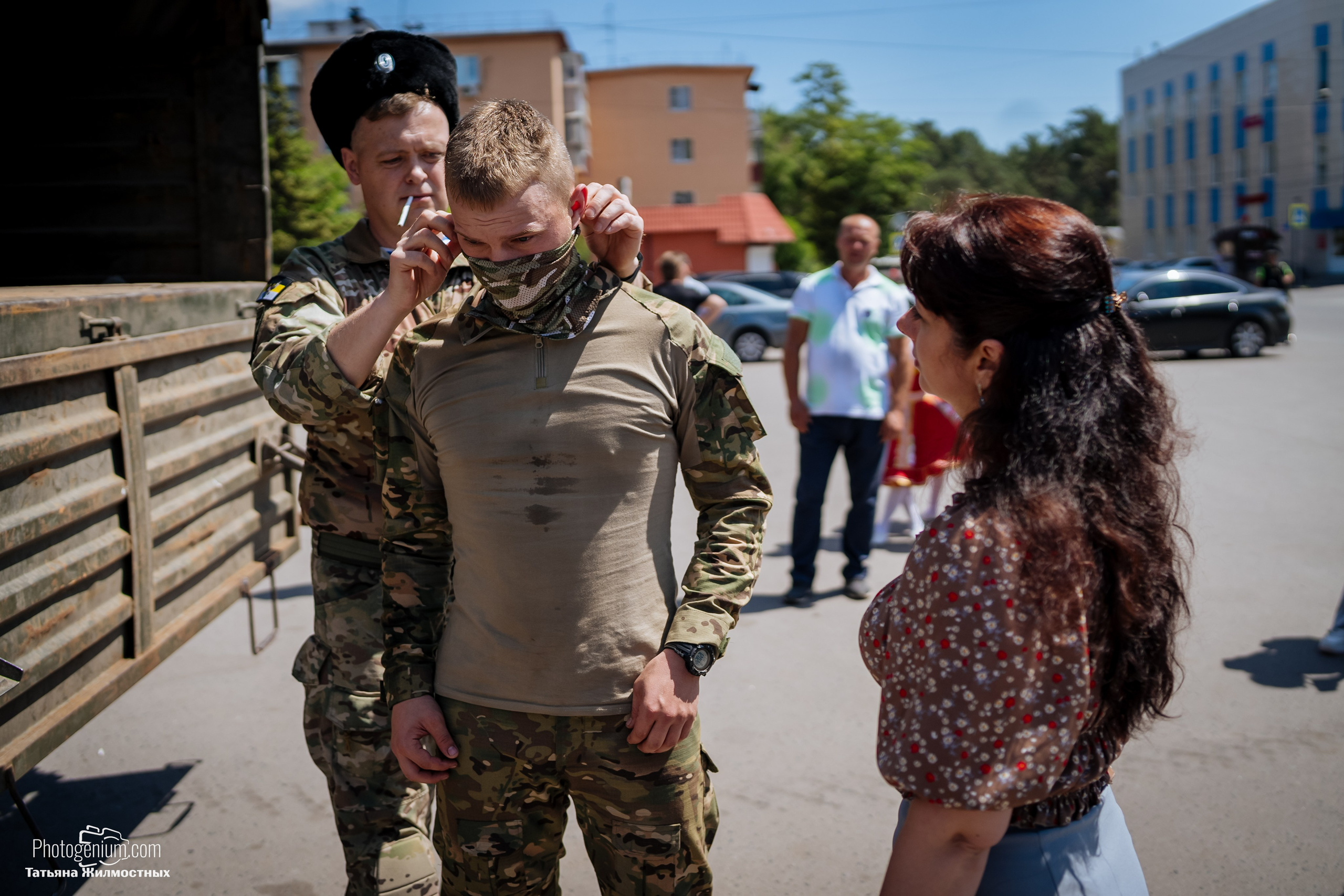 8 июня «Патриоты из Курска» сбор гуманитарной помощи у кинотеатра «Родина». Фотограф Нижний Новгород Татьяна Кейод