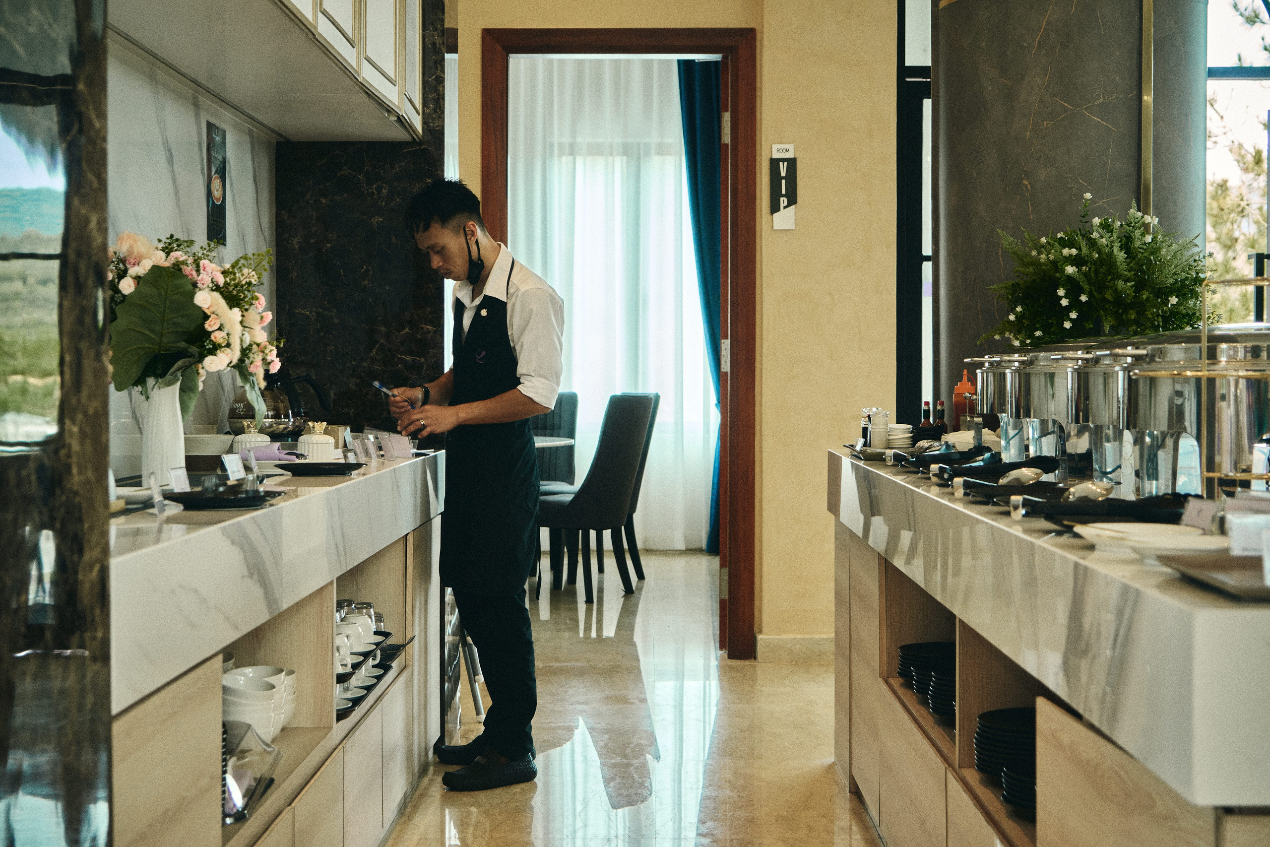 Lavender Mansion. See the moment and catche. commercial and reportage