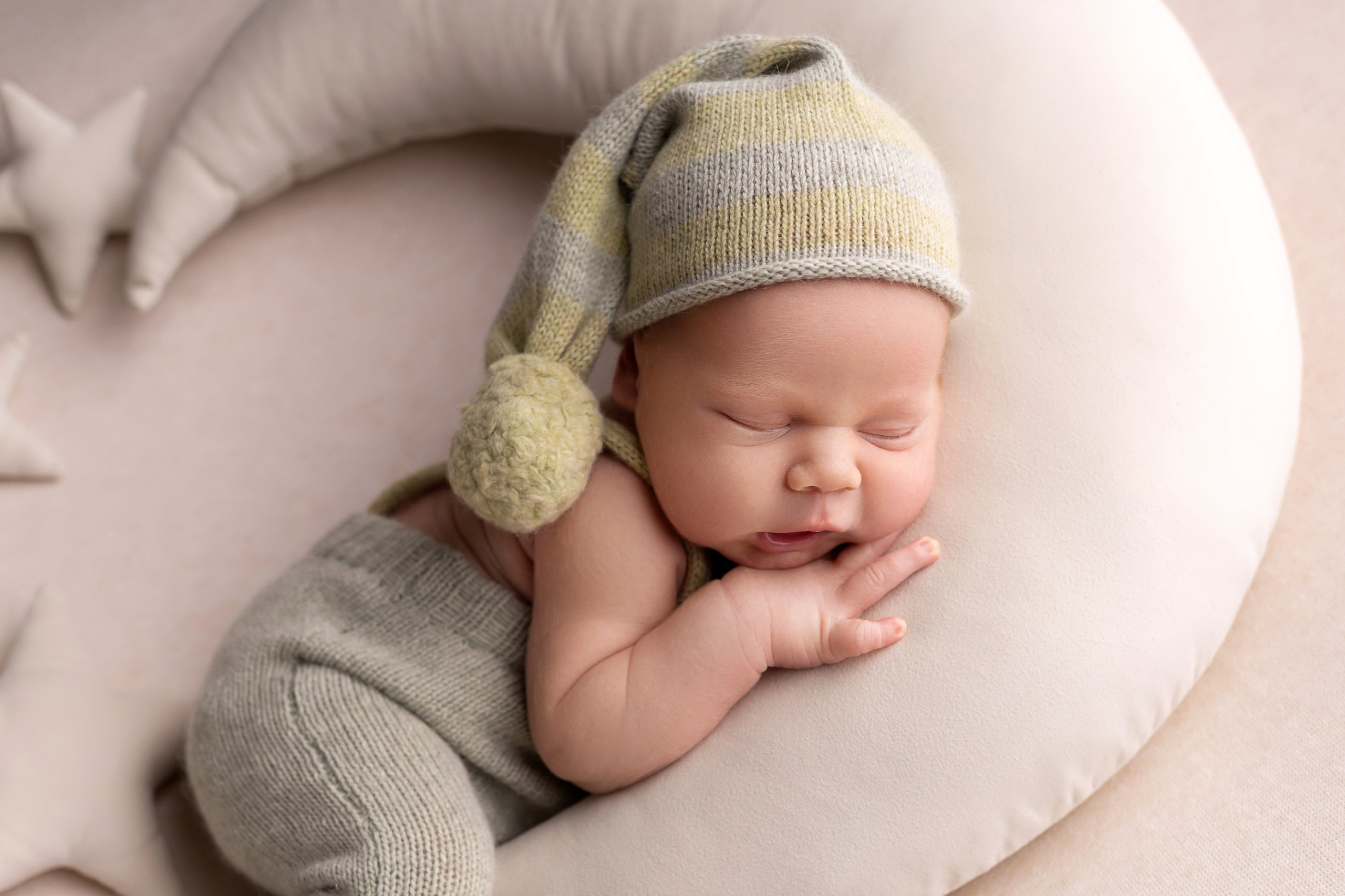 Классическая фотосессия малыша. Фотограф новорожденных малышей в Омске и Омской области Эльвира Камаева