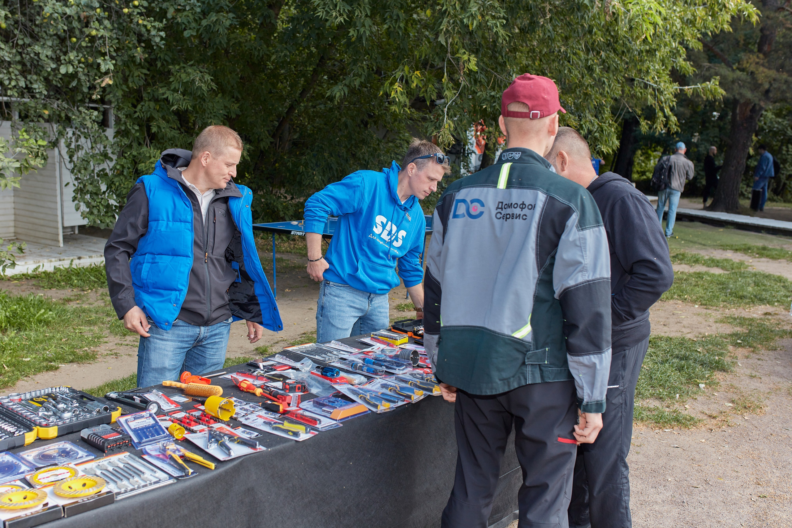 Форм электромонтажников Rexant и Kranz. Коммерческий фотограф в Москве Павел Володин — фотосъемка для бизнеса