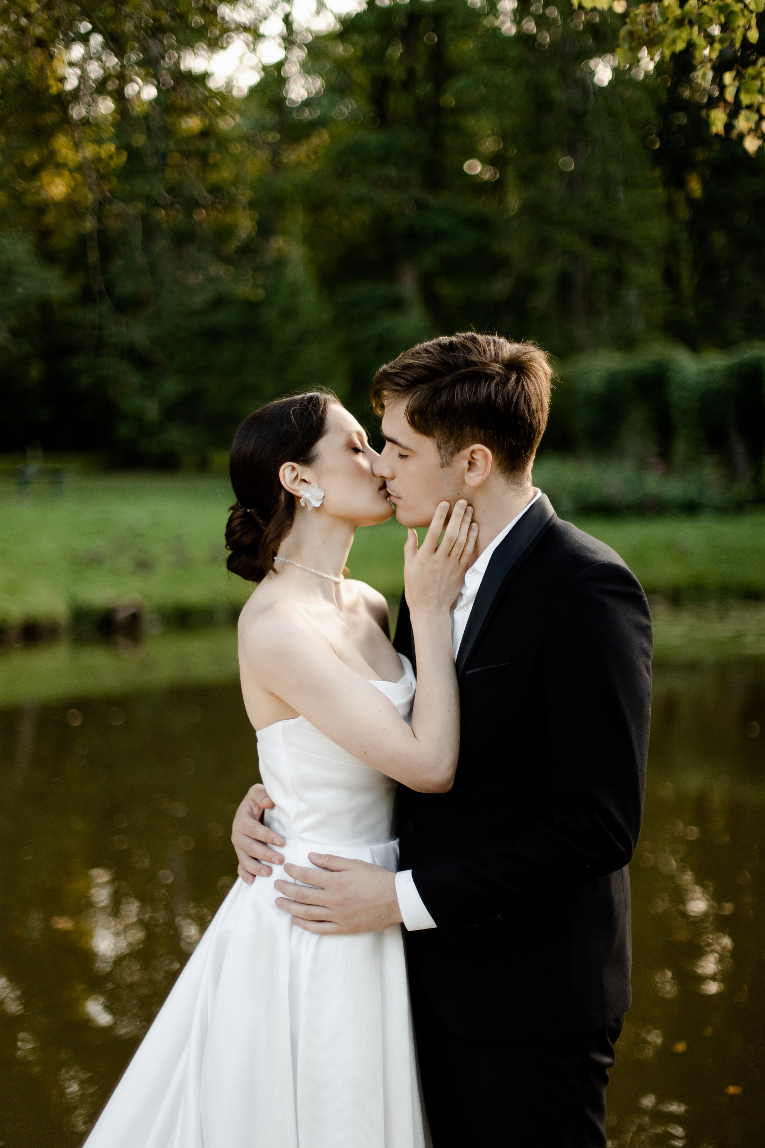 Свадебная прогулка в Ораниенбауме. Свадебный и портретный фотограф в Миассе Филиппенко Дарья