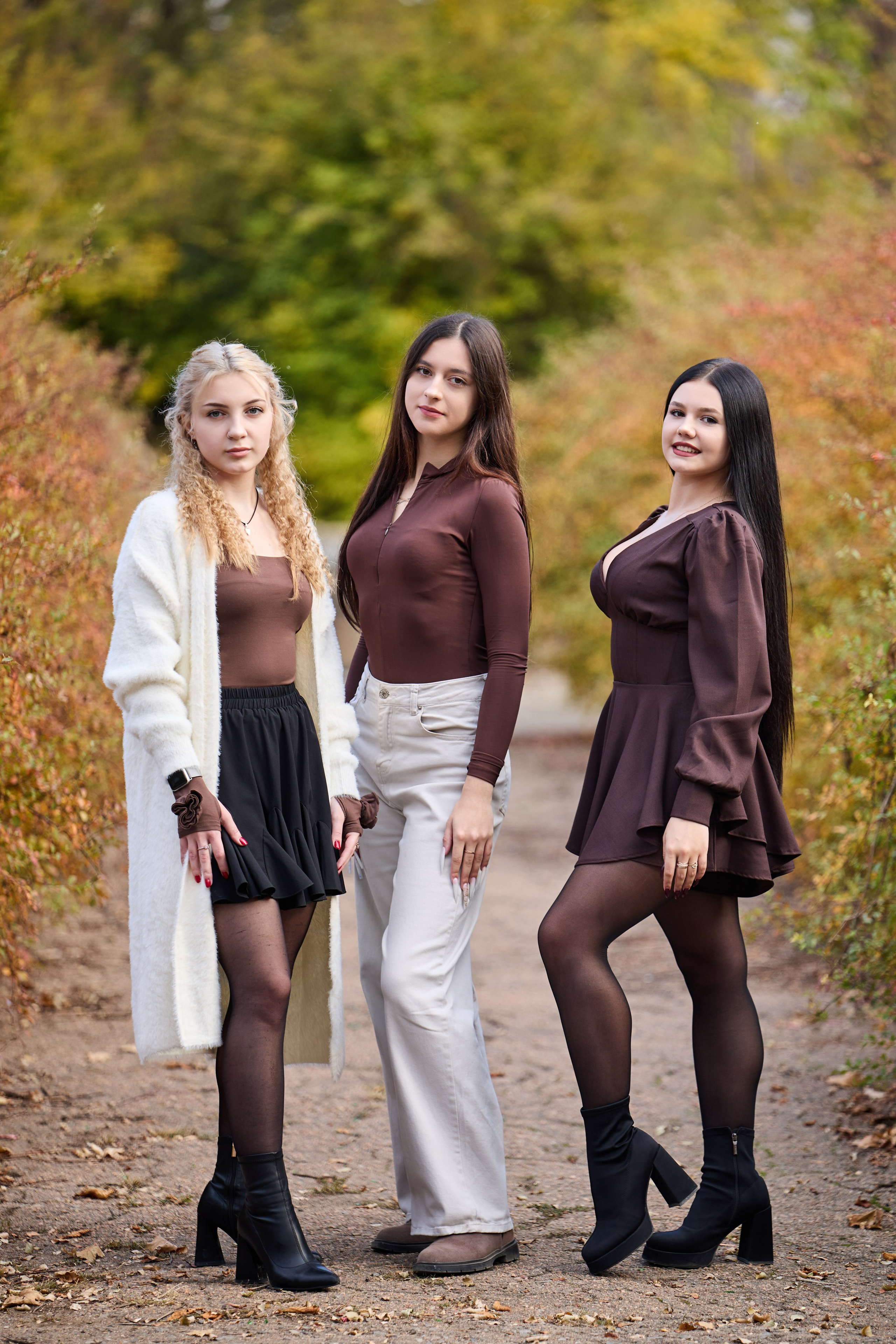 ШКОЛЬНИКИ. АМВРОСИЕВКА. ПАРК. Фотограф Татаринов Андрей (Донецк / Макеевка)