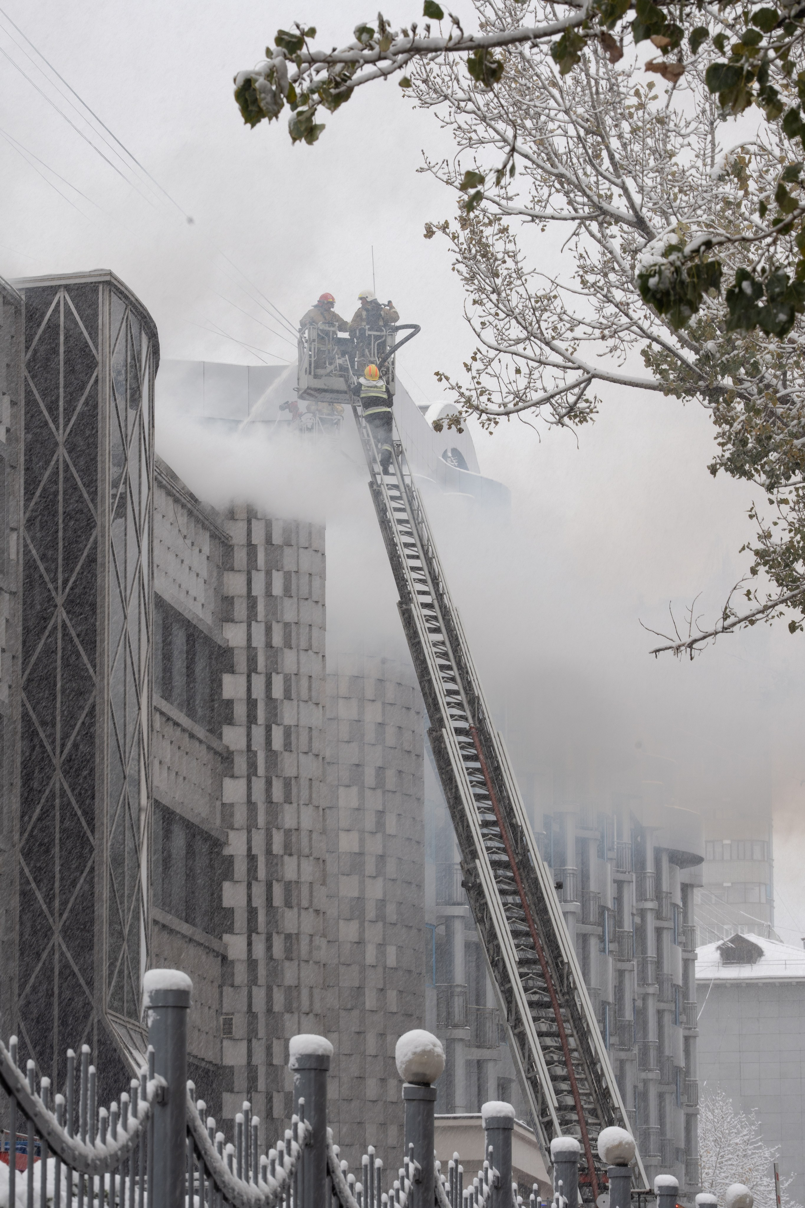 Тушение Пожара. Сайт Алматинского НЮ АРТ, будуар и фэшн фотографа Дениса Карпенко