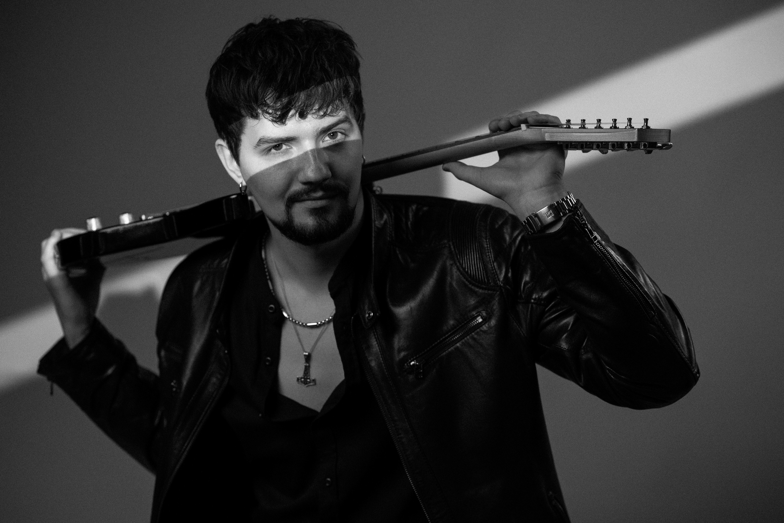 Hot barber. Portrait photographer in Minsk Slava Potalakh