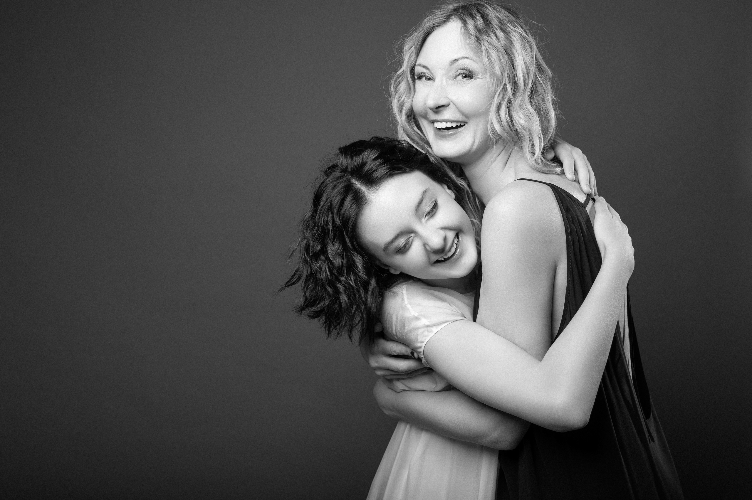 Daughter and Mother. Portrait photographer in Minsk Slava Potalakh