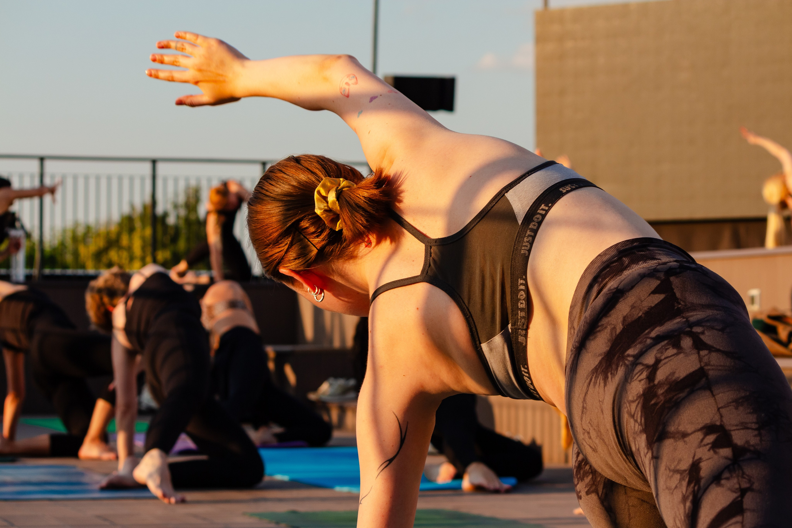 Йога на крыше Станкзавода. Александр Носов. Портретный и репортажный фотограф в Самаре