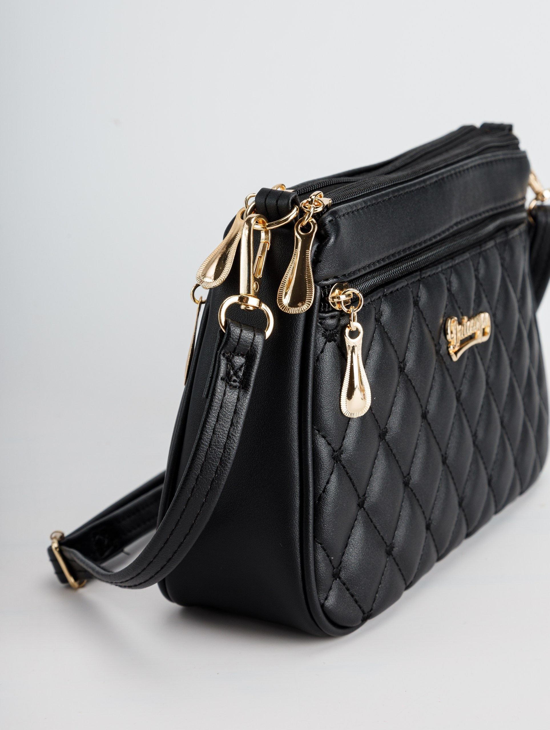 Съемка розовой и черной сумки для маркетплейса. Студия коммерческой съемки ХВОЯ