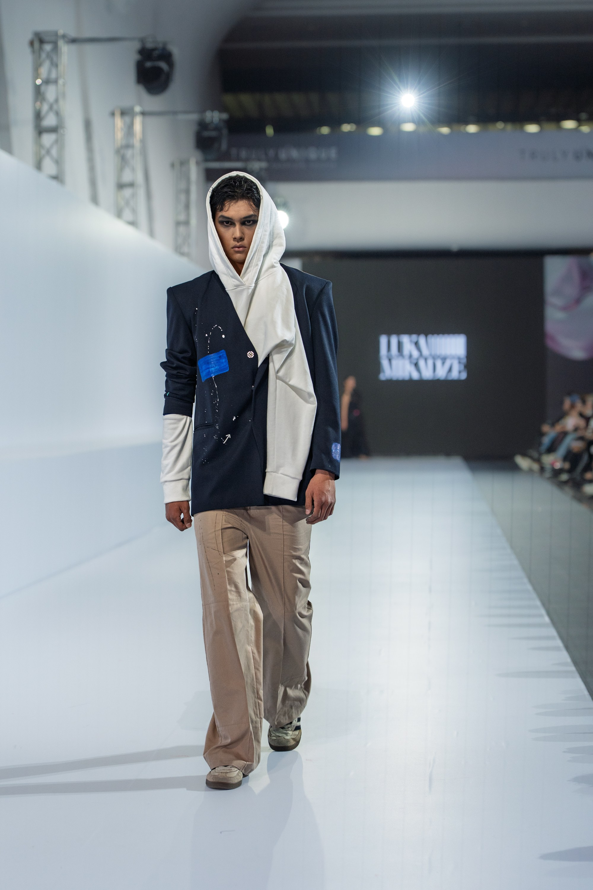 Luka Mikadze. Сайт Алматинского НЮ АРТ, будуар и фэшн фотографа Дениса Карпенко