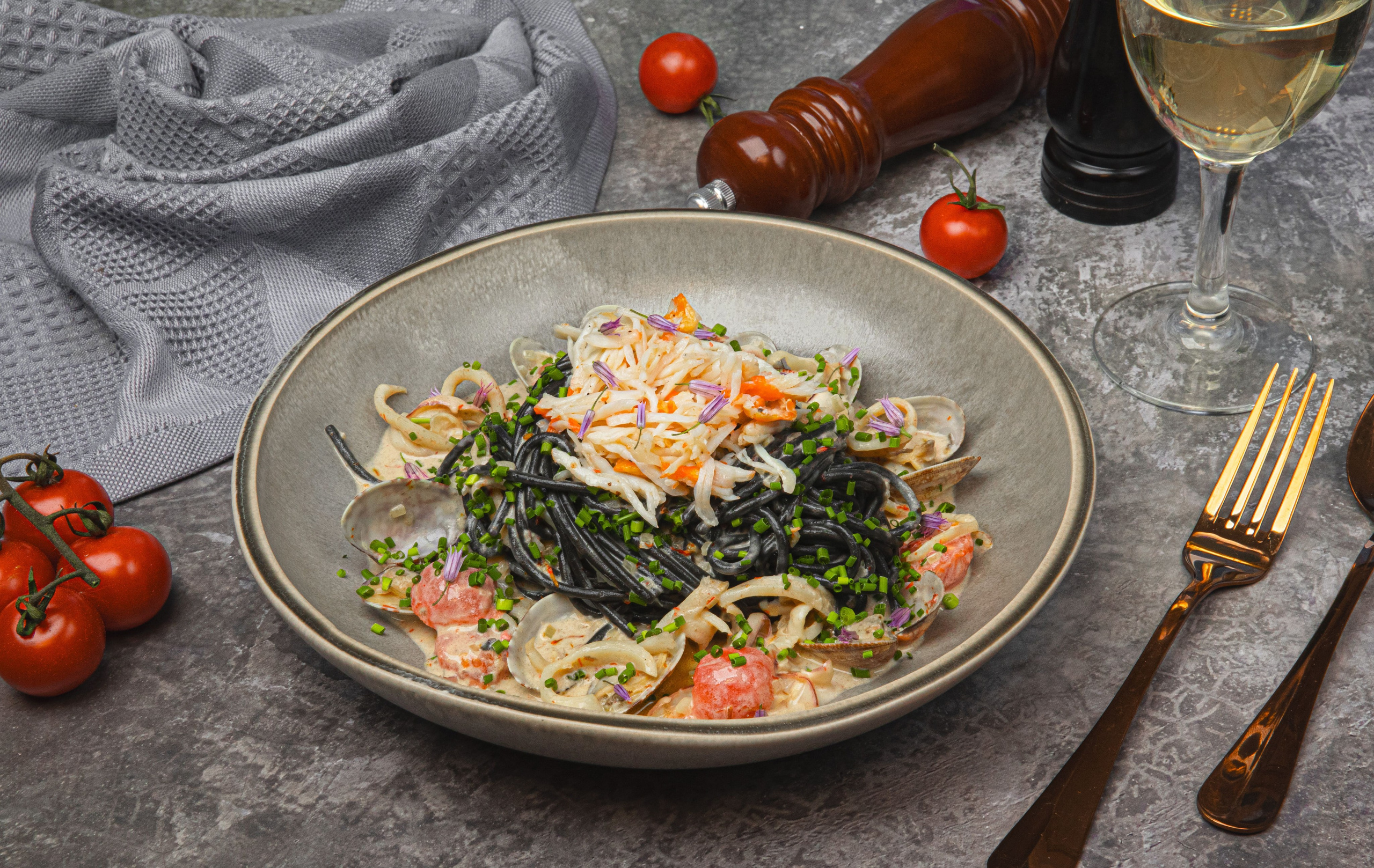 Художественная съёмка блюд с участием фуд-стилиста. Фуд-фотограф Илья Милоданов съемка в Москве и Московской области