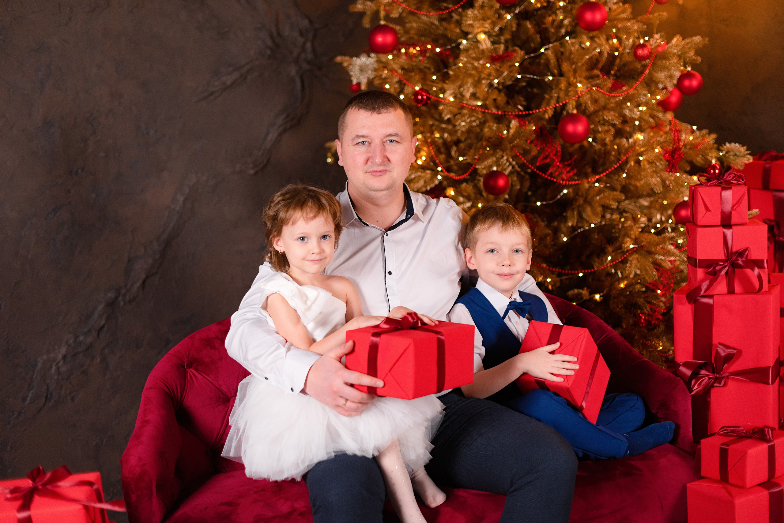 Семейная фотосессия в фотостудии Freedoom. Детский и семейный фотограф в Сургуте и Нефтеюганске Анна Старцева