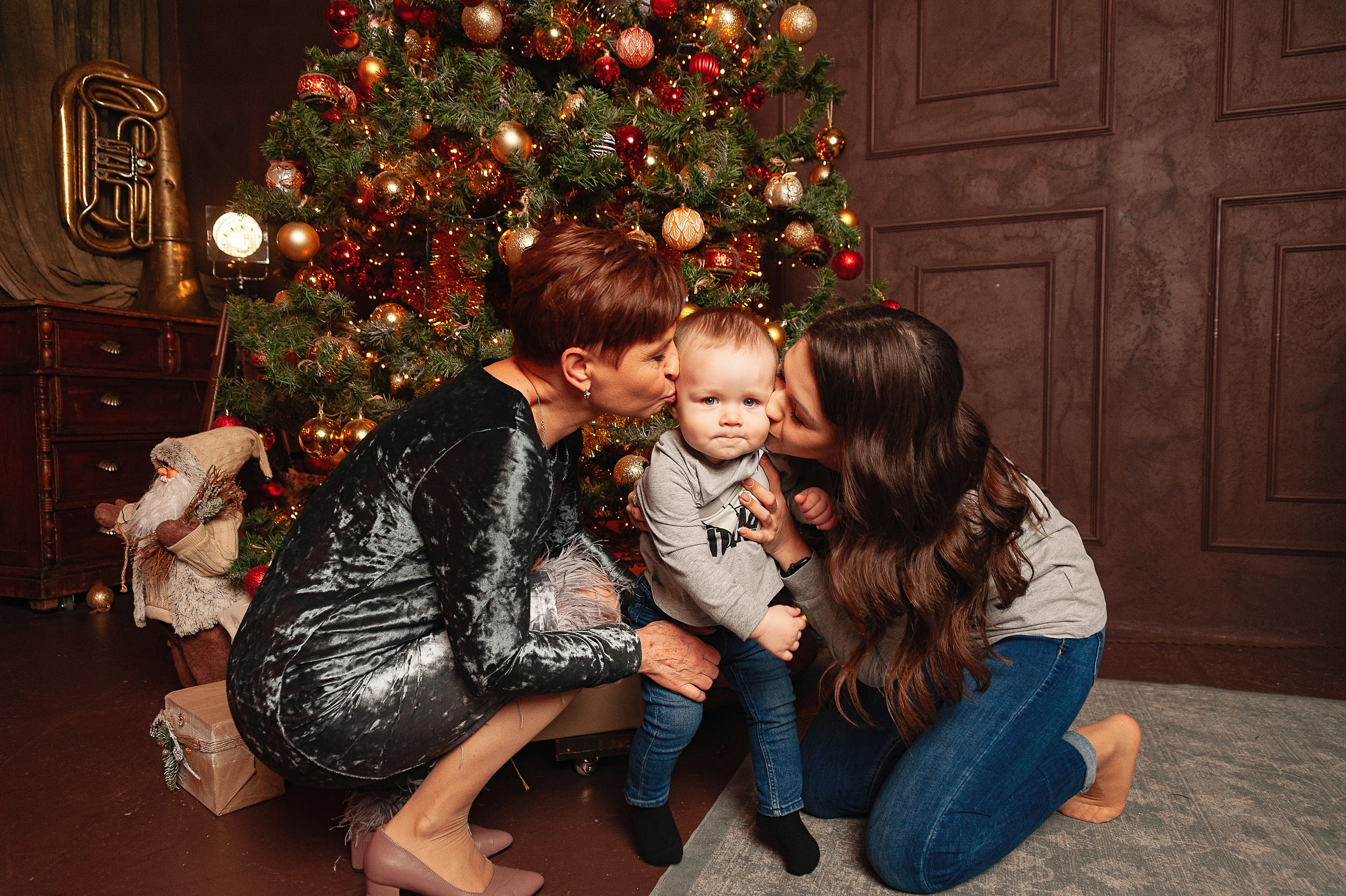 Семейная фотосессия в студии Питер г. Сургут. Детский и семейный фотограф в Сургуте и Нефтеюганске Анна Старцева