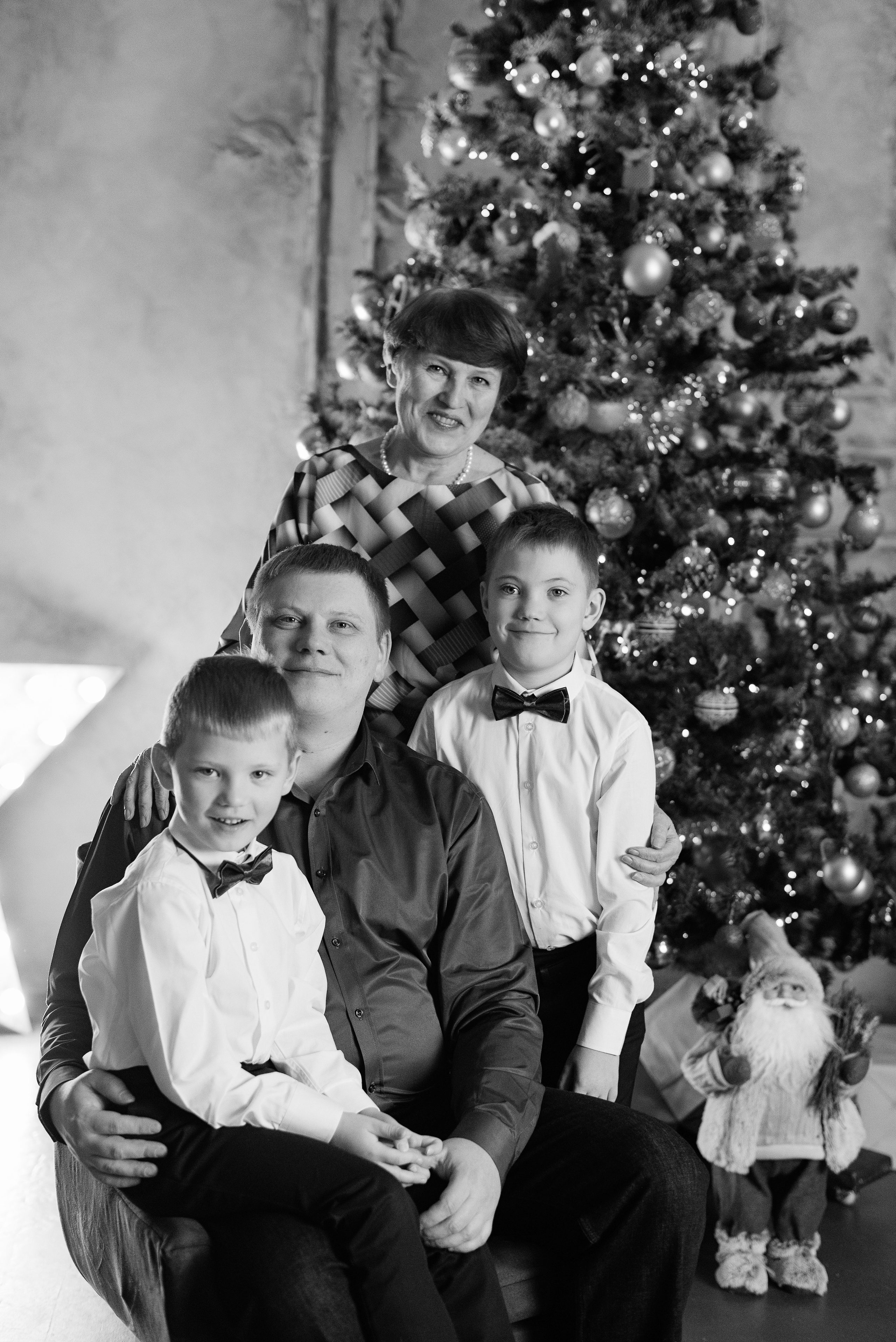 Семейная в фотостудии Питер. Зал кухня-гостинная. Детский и семейный фотограф в Сургуте и Нефтеюганске Анна Старцева