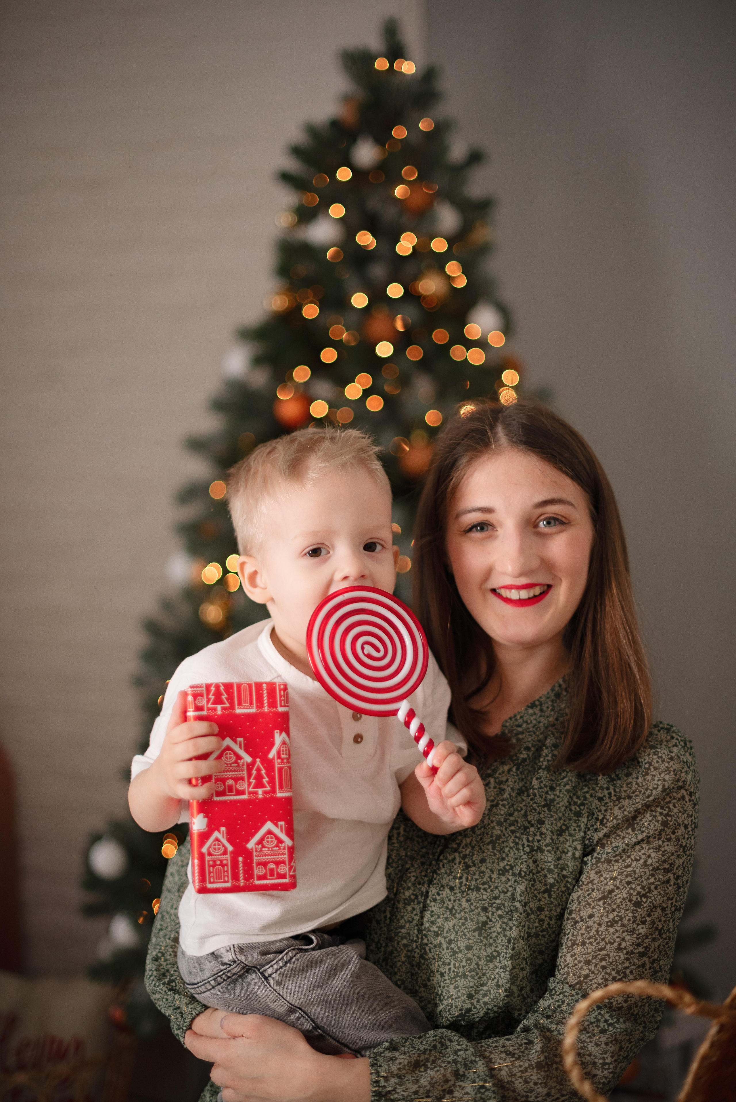 Семейная фотосессия в фотостудии Lime. Детский и семейный фотограф в Сургуте и Нефтеюганске Анна Старцева