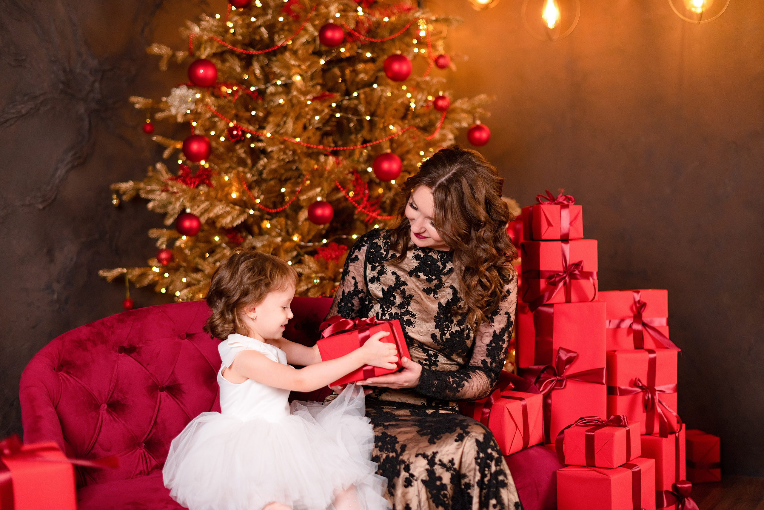 Семейная фотосессия в фотостудии Freedoom. Детский и семейный фотограф в Сургуте и Нефтеюганске Анна Старцева