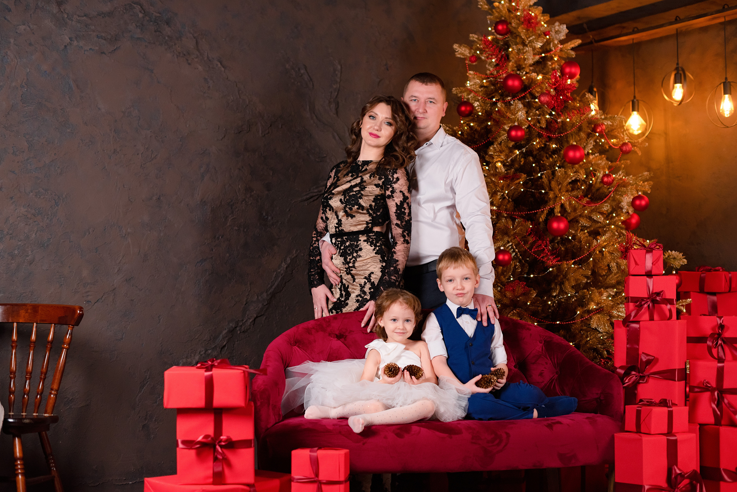 Семейная фотосессия в фотостудии Freedoom. Детский и семейный фотограф в Сургуте и Нефтеюганске Анна Старцева