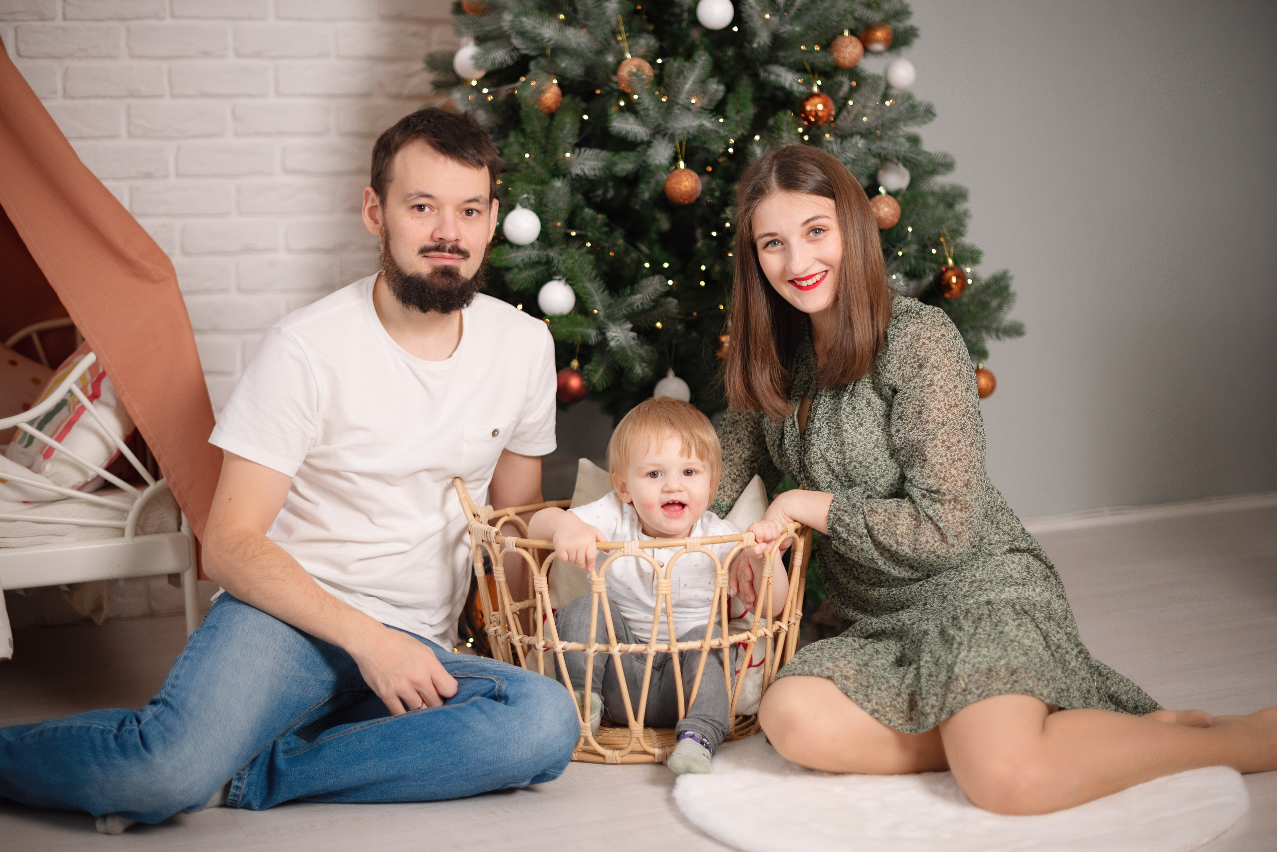 Семейная фотосессия в фотостудии Lime. Детский и семейный фотограф в Сургуте и Нефтеюганске Анна Старцева