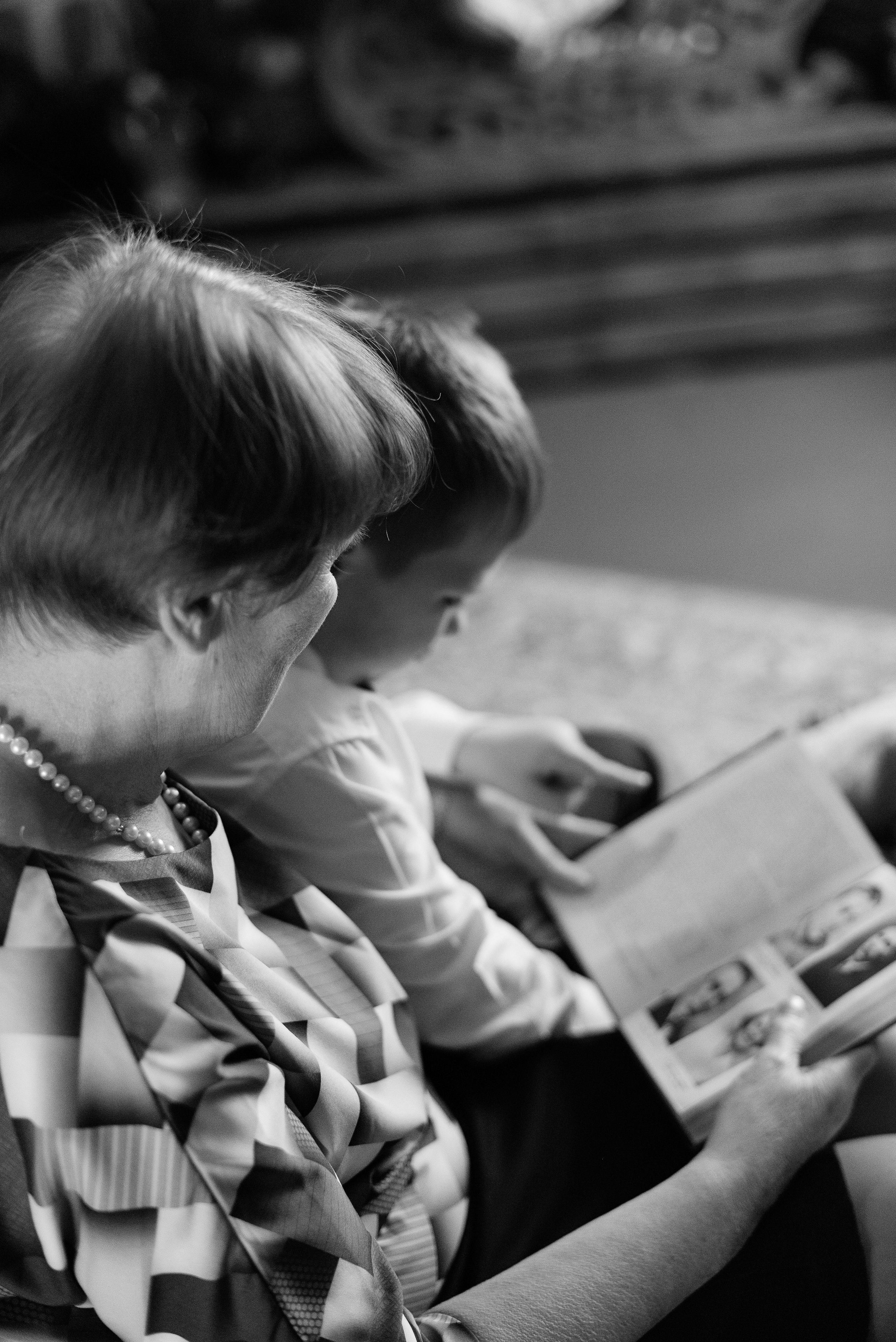 Семейная в фотостудии Питер. Зал кухня-гостинная. Детский и семейный фотограф в Сургуте и Нефтеюганске Анна Старцева