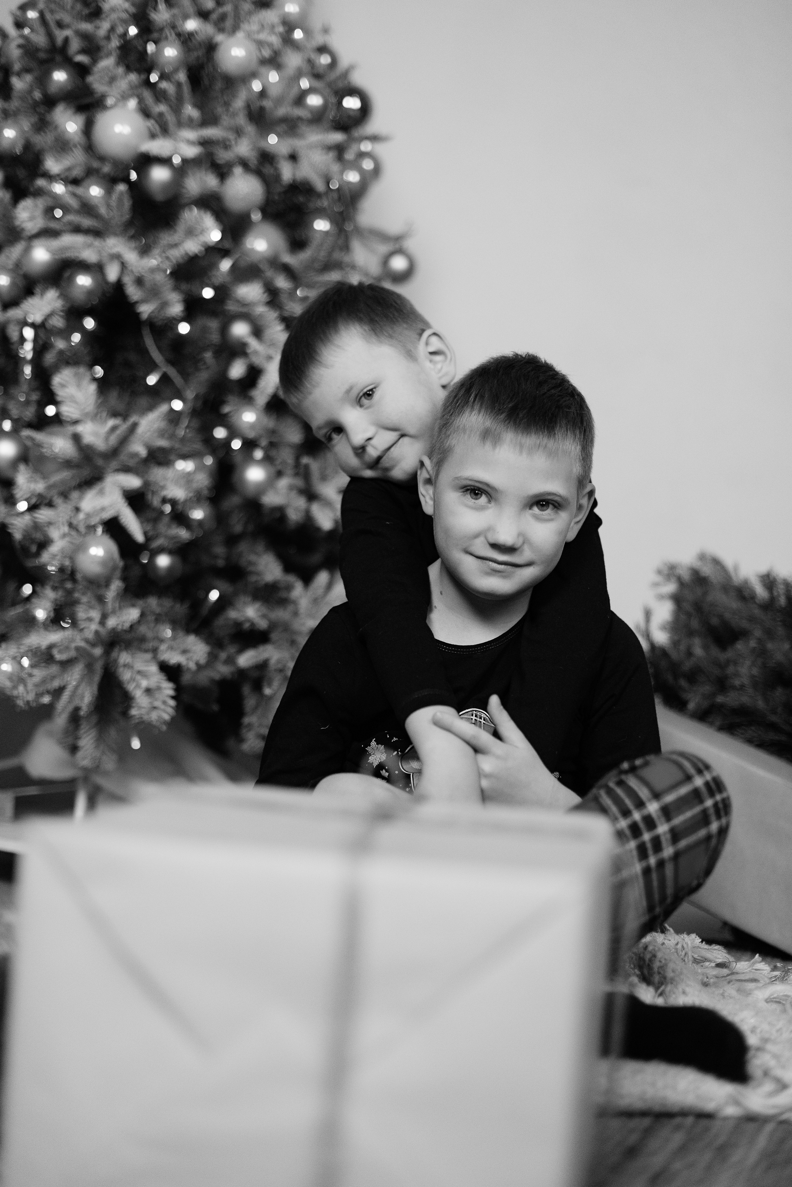 Семейная в фотостудии Питер. Зал кухня-гостинная. Детский и семейный фотограф в Сургуте и Нефтеюганске Анна Старцева