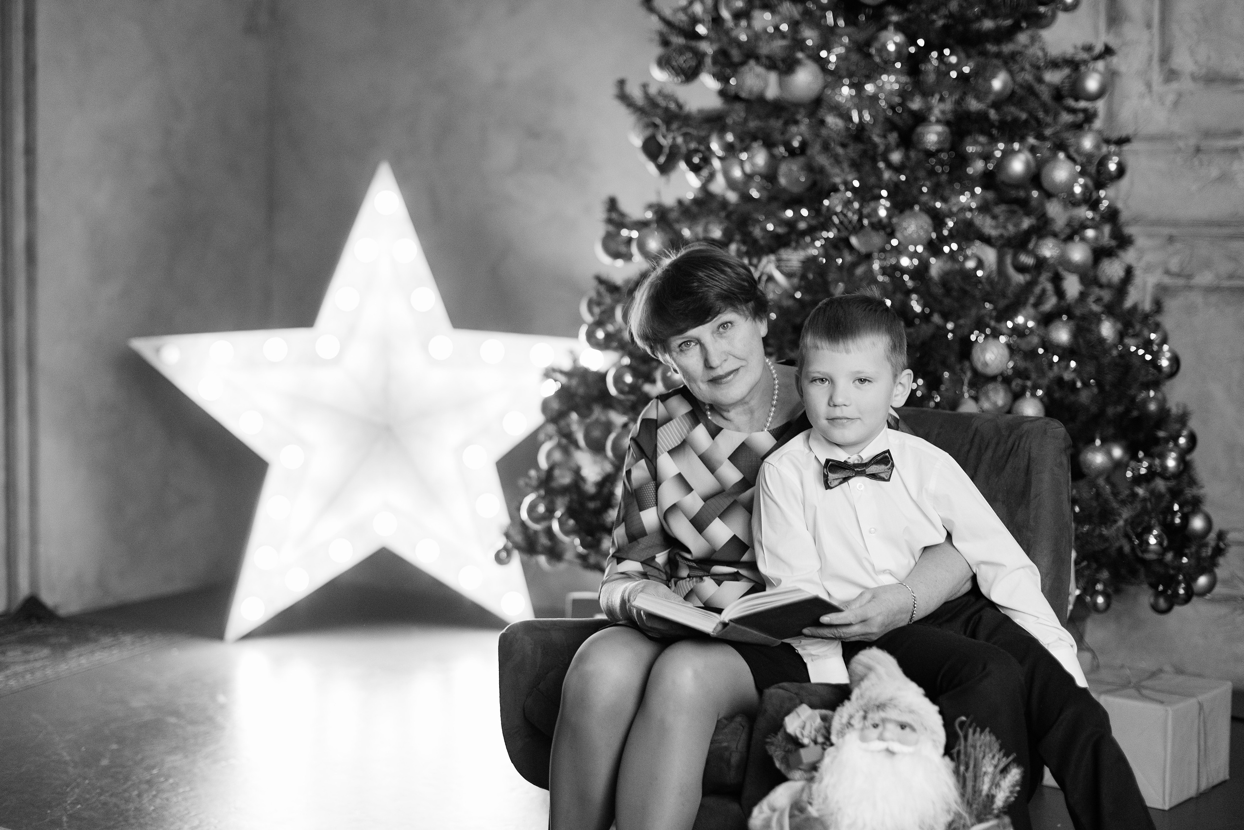 Семейная в фотостудии Питер. Зал кухня-гостинная. Детский и семейный фотограф в Сургуте и Нефтеюганске Анна Старцева